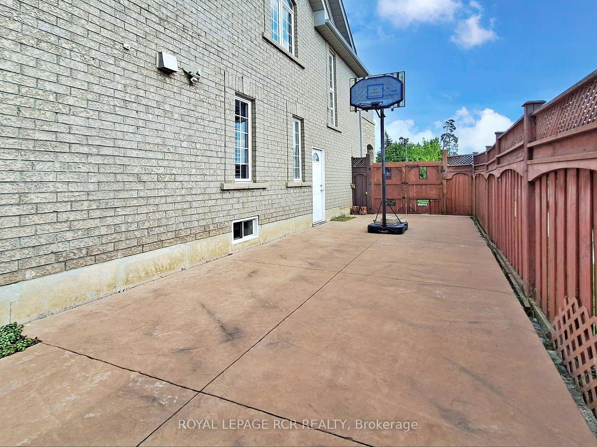 









28


Wakely

Boulevard,
Caledon,




ON
L7E 2G9

