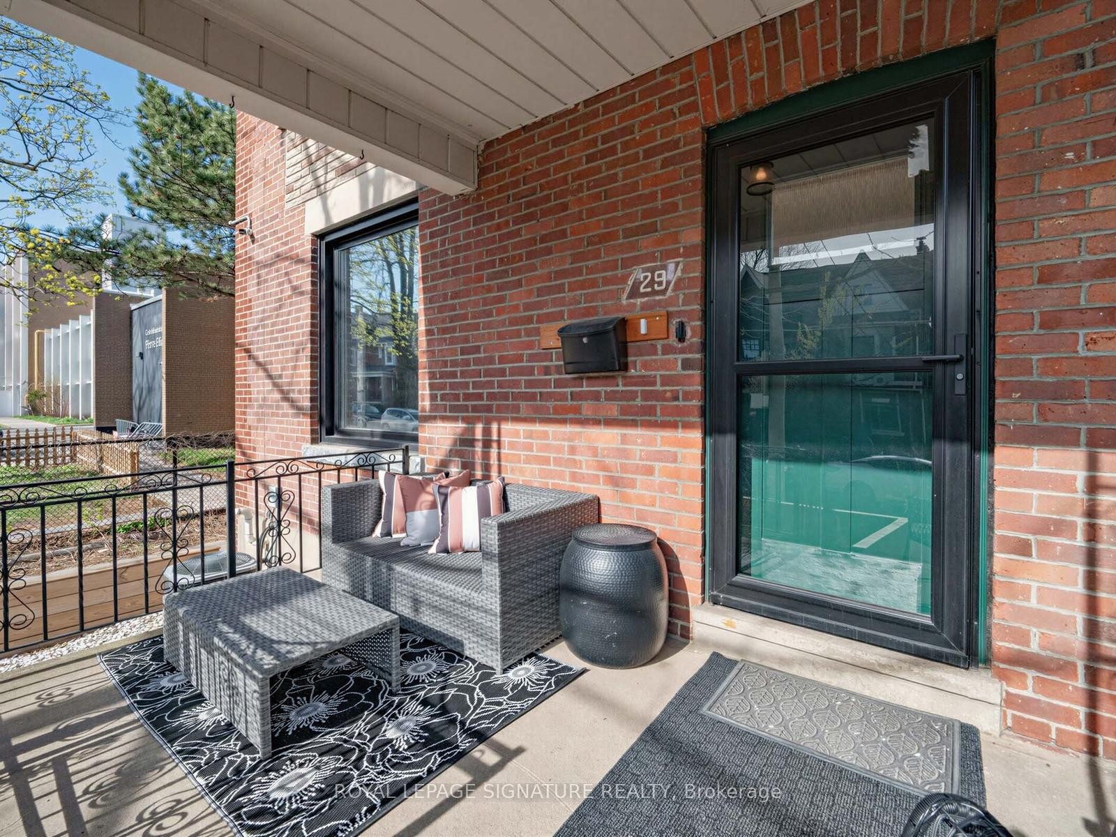 









29


Grace

Street,
Toronto,




ON
M6J 2S4

