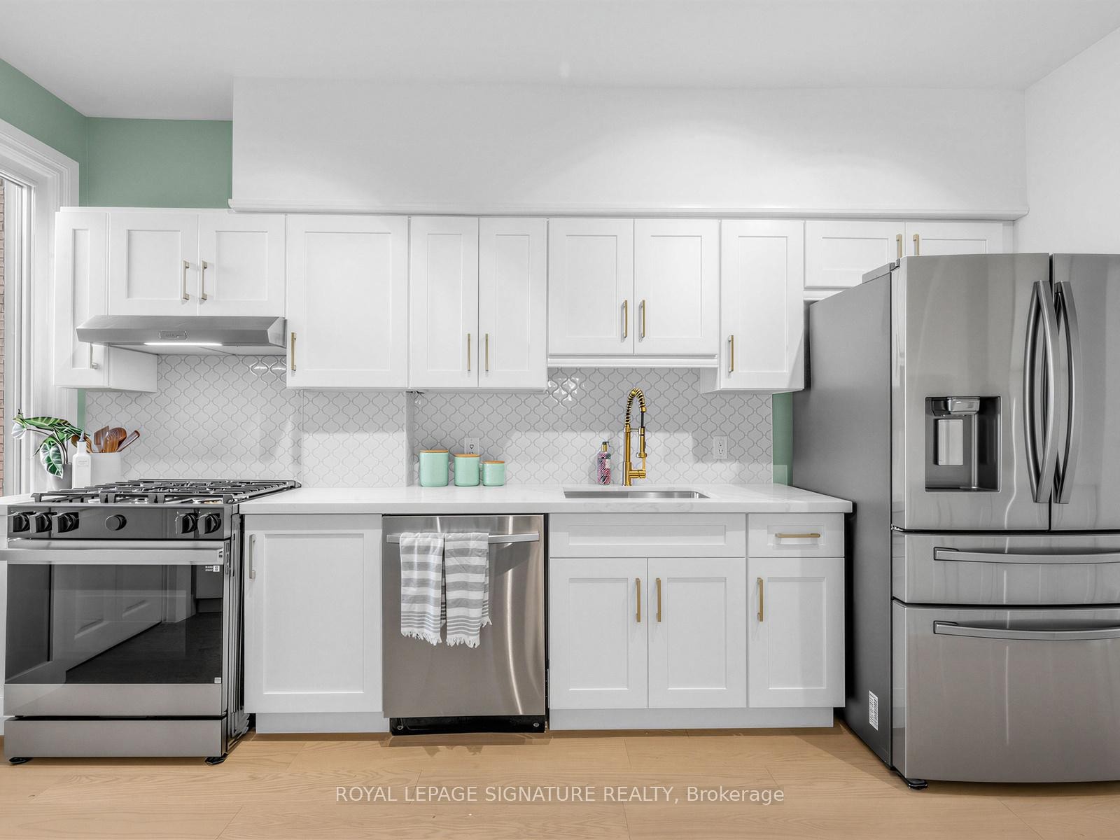 









29


Grace

Street,
Toronto,




ON
M6J 2S4

