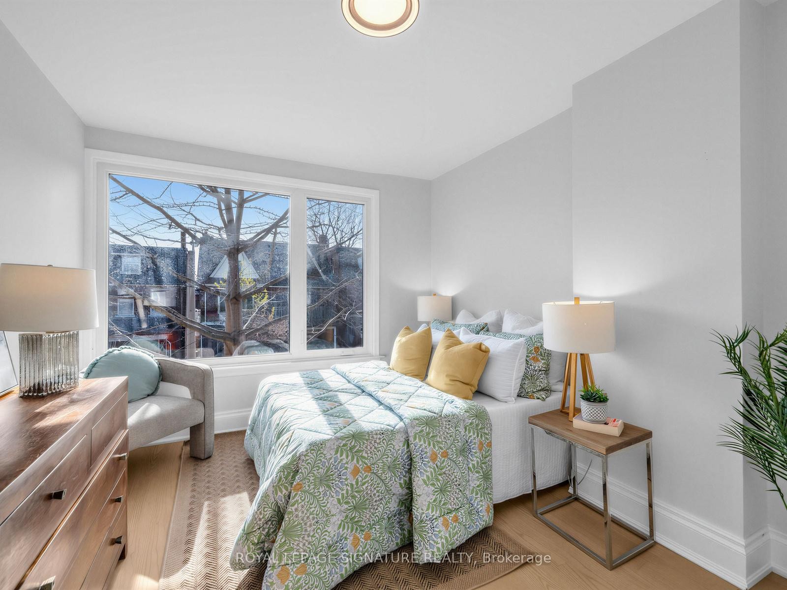 









29


Grace

Street,
Toronto,




ON
M6J 2S4

