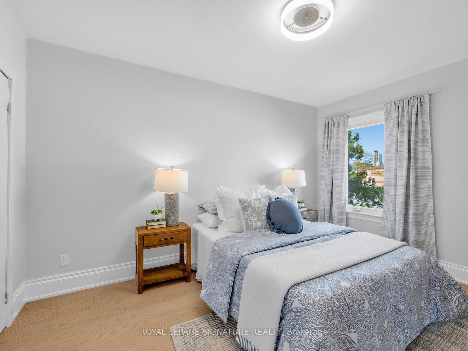 









29


Grace

Street,
Toronto,




ON
M6J 2S4

