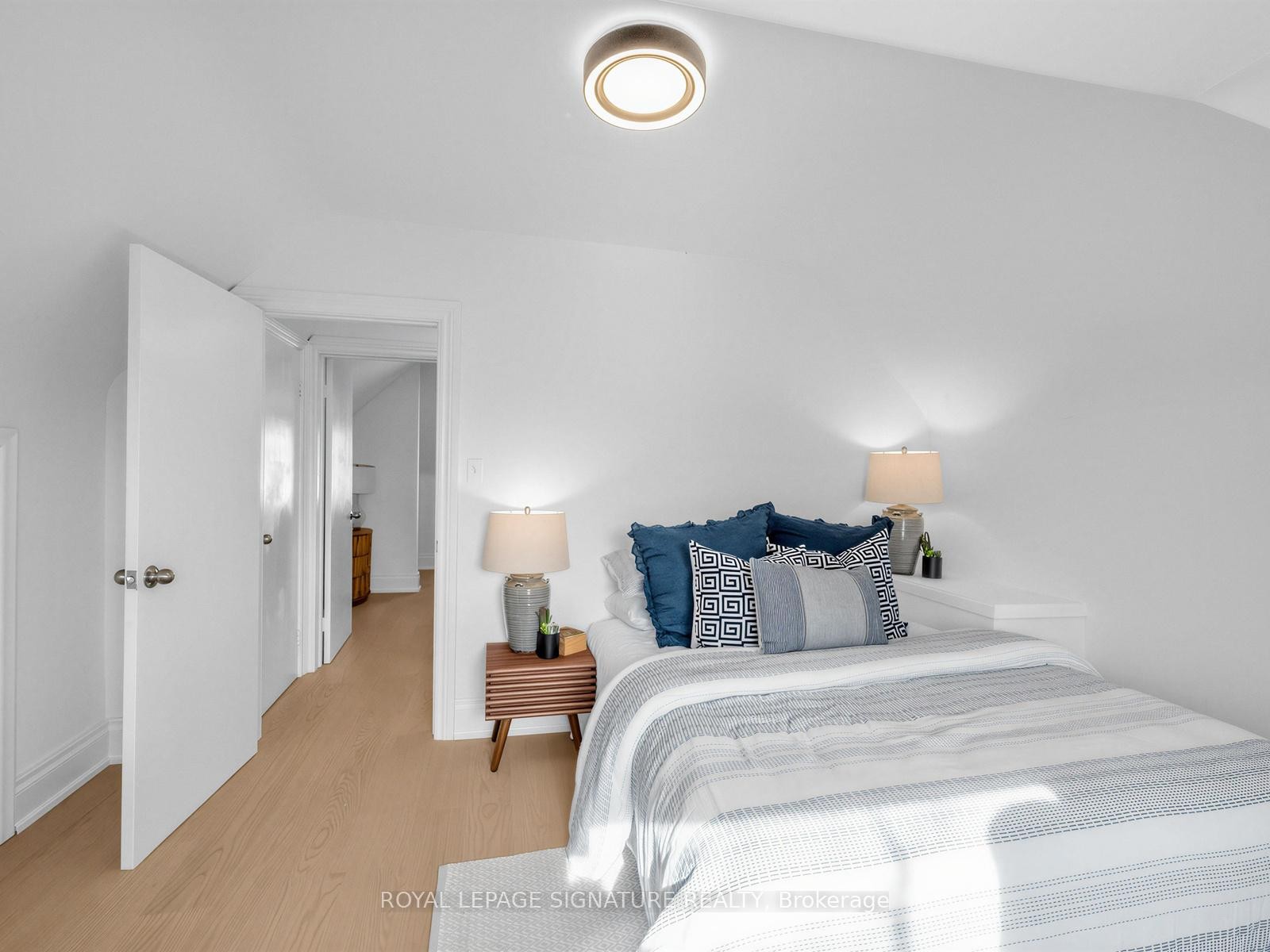 









29


Grace

Street,
Toronto,




ON
M6J 2S4

