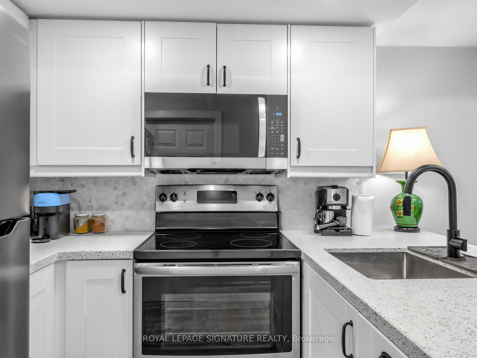 









29


Grace

Street,
Toronto,




ON
M6J 2S4

