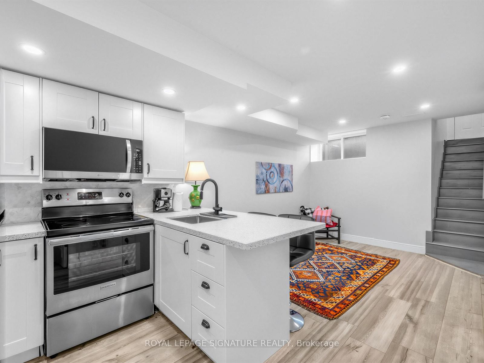 









29


Grace

Street,
Toronto,




ON
M6J 2S4

