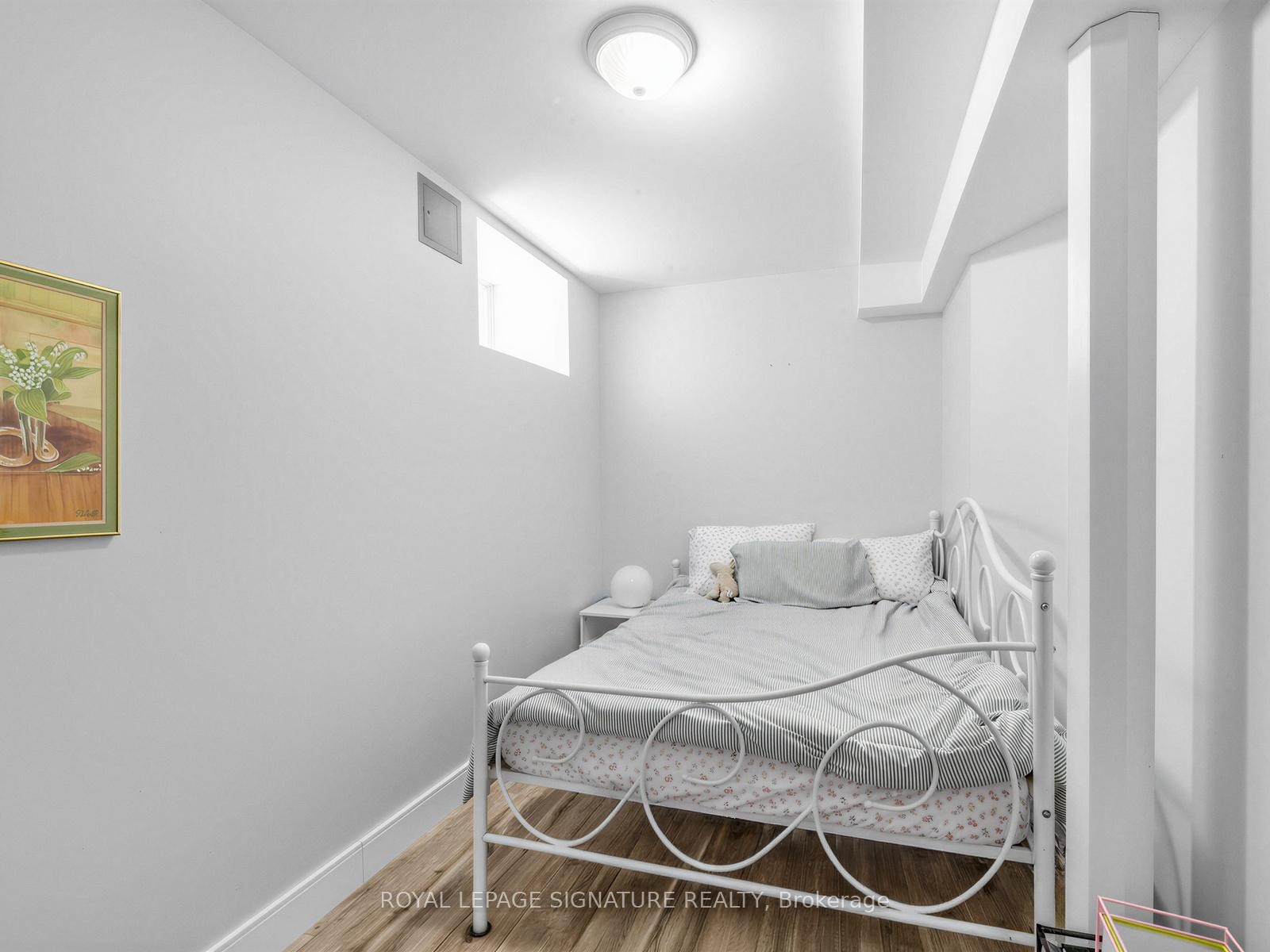 









29


Grace

Street,
Toronto,




ON
M6J 2S4

