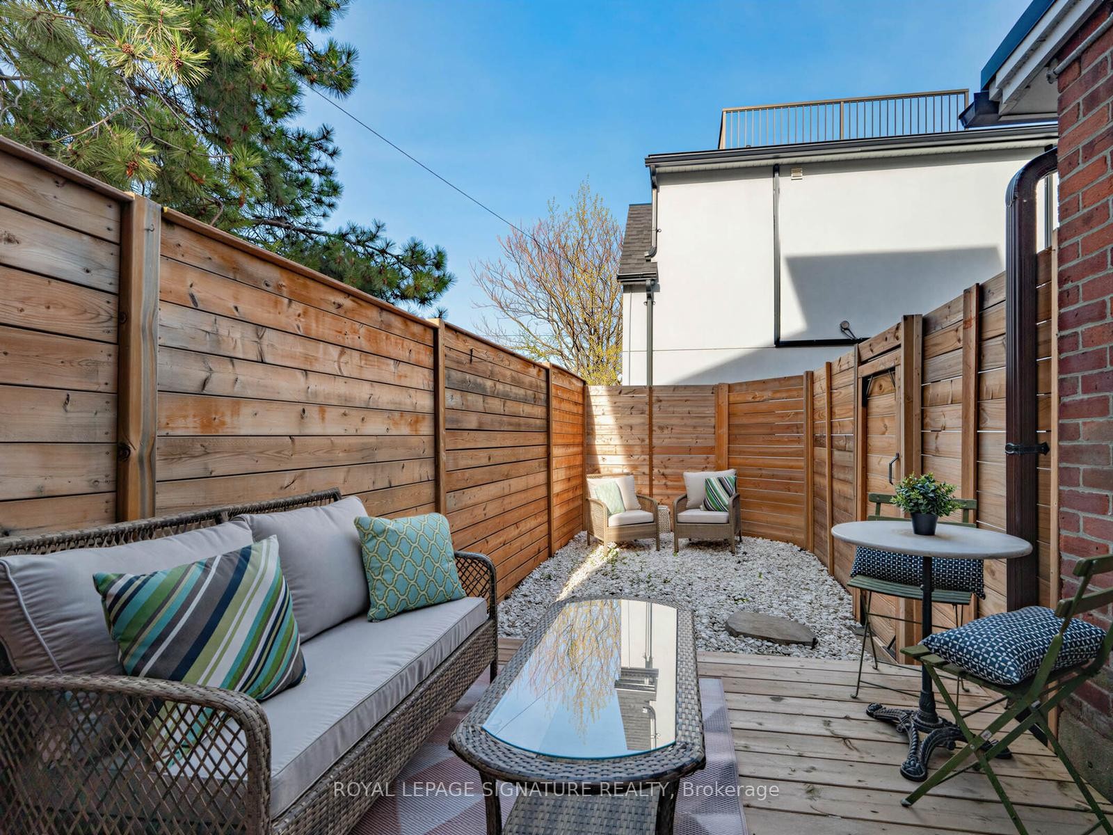 









29


Grace

Street,
Toronto,




ON
M6J 2S4

