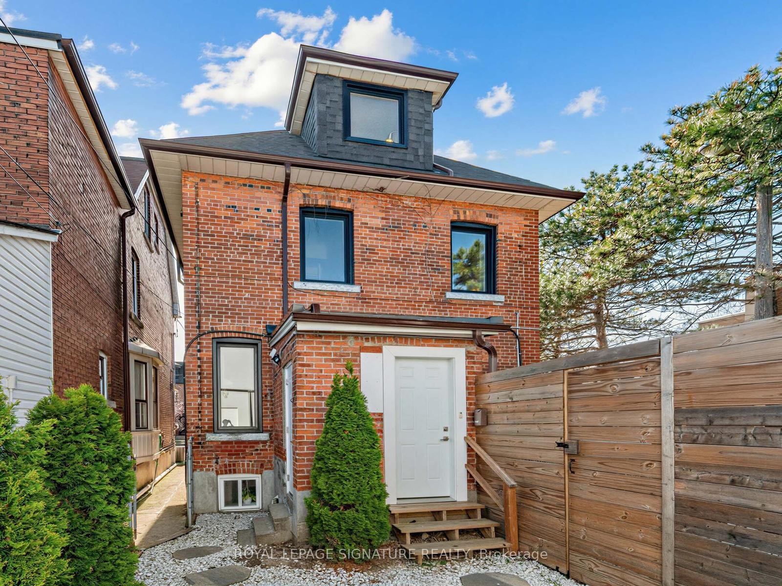 









29


Grace

Street,
Toronto,




ON
M6J 2S4

