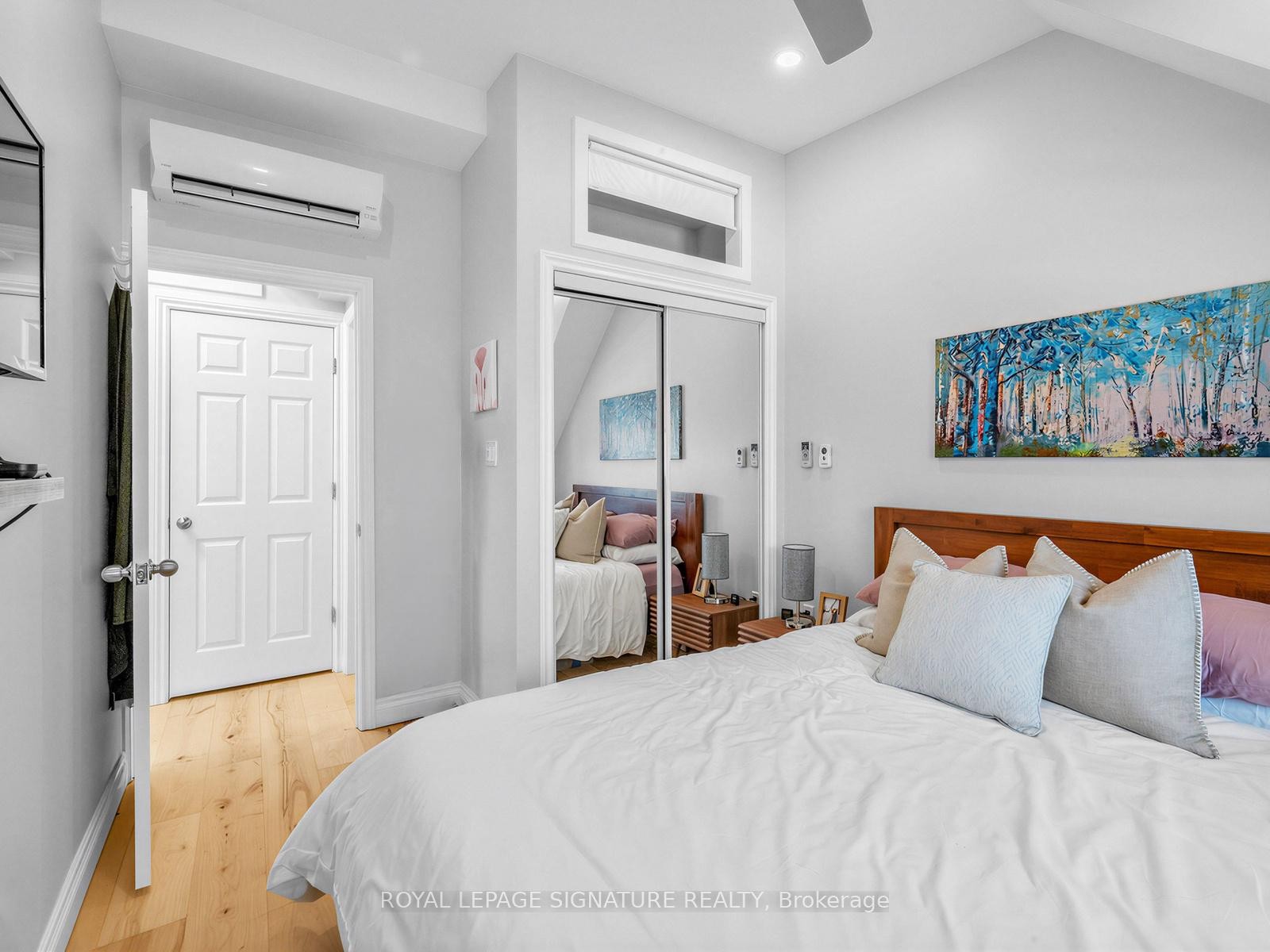 









29


Grace

Street,
Toronto,




ON
M6J 2S4

