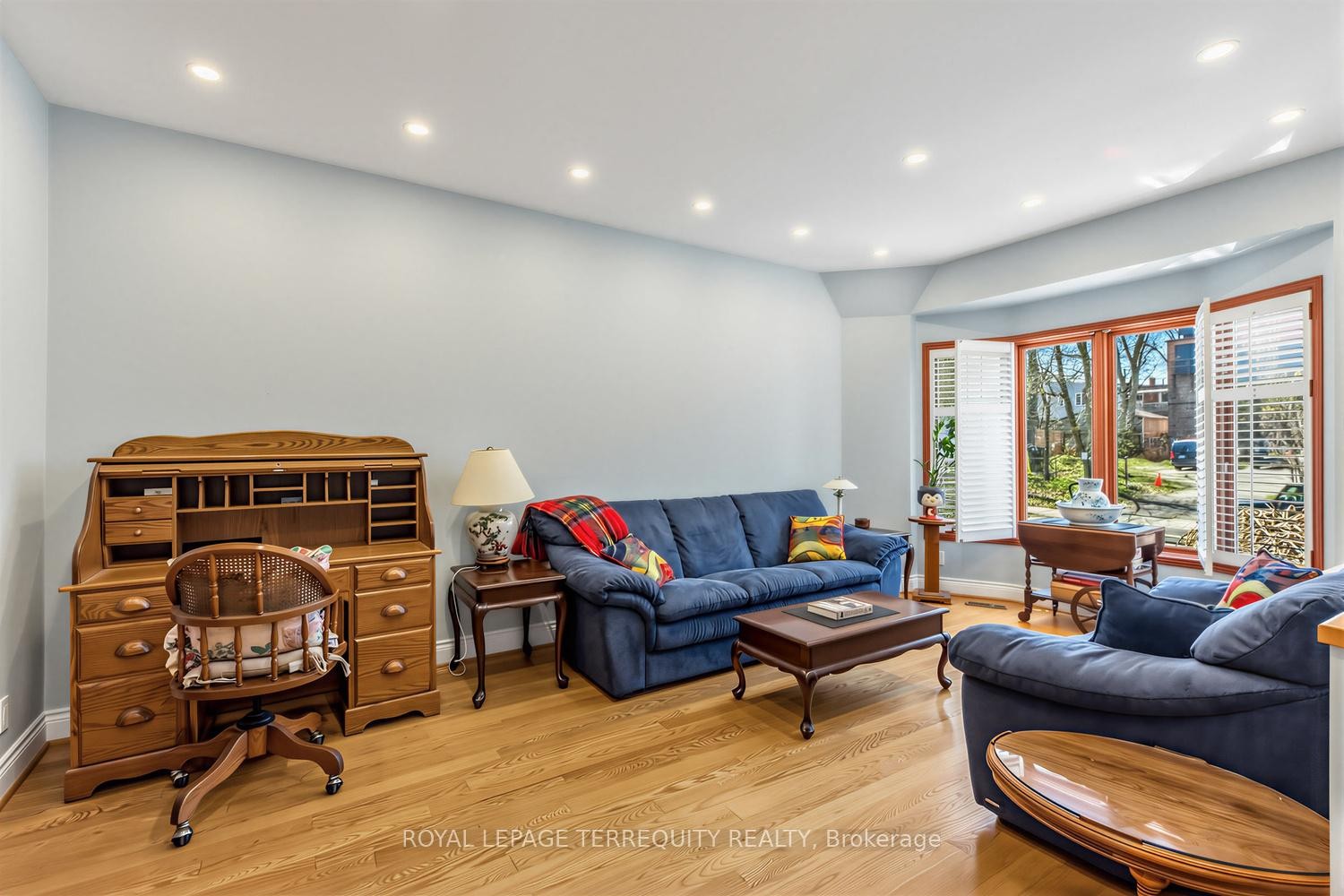 









21


Hadley

Road,
Toronto,




ON
M4S 2N8

