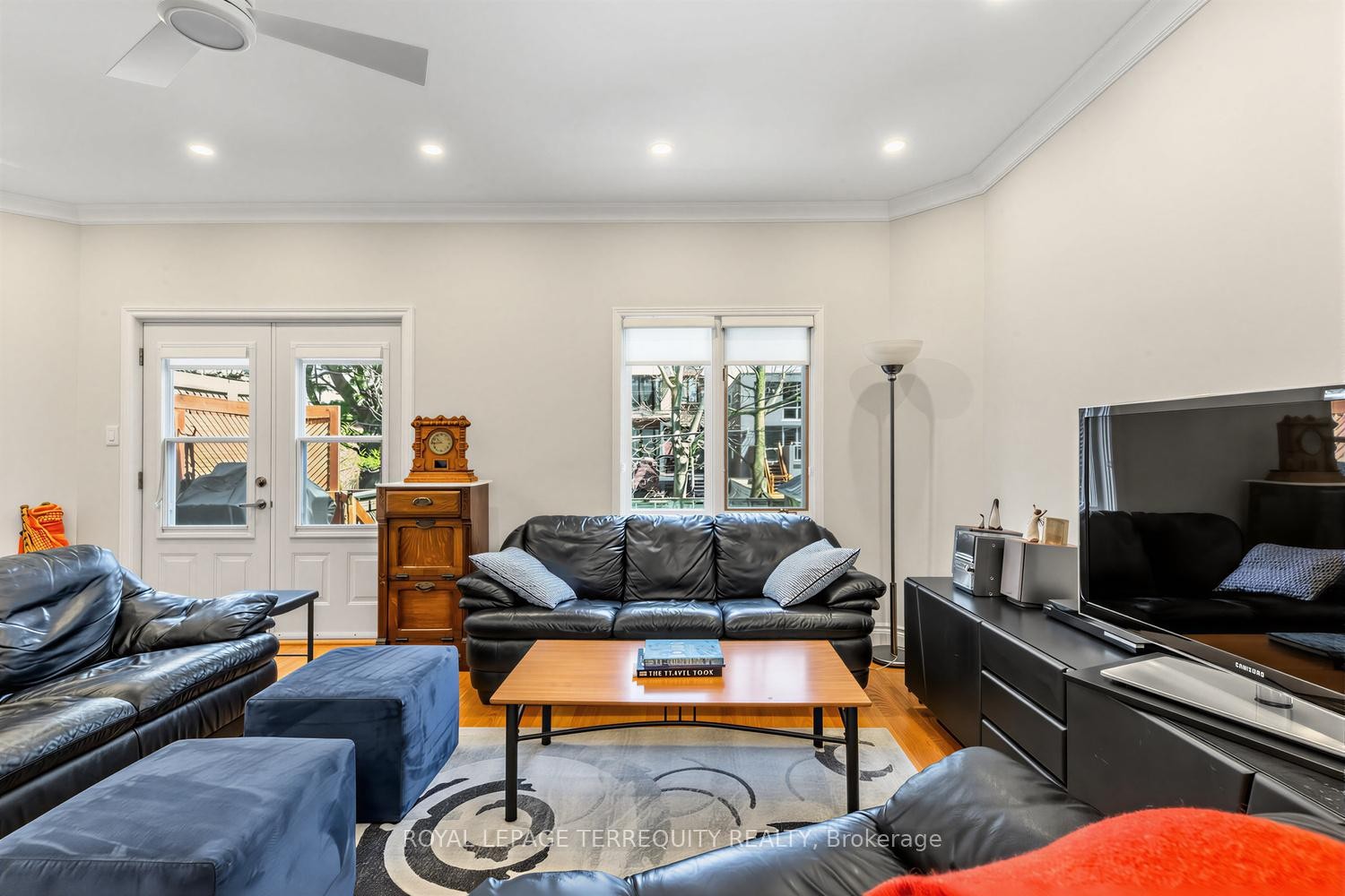 









21


Hadley

Road,
Toronto,




ON
M4S 2N8

