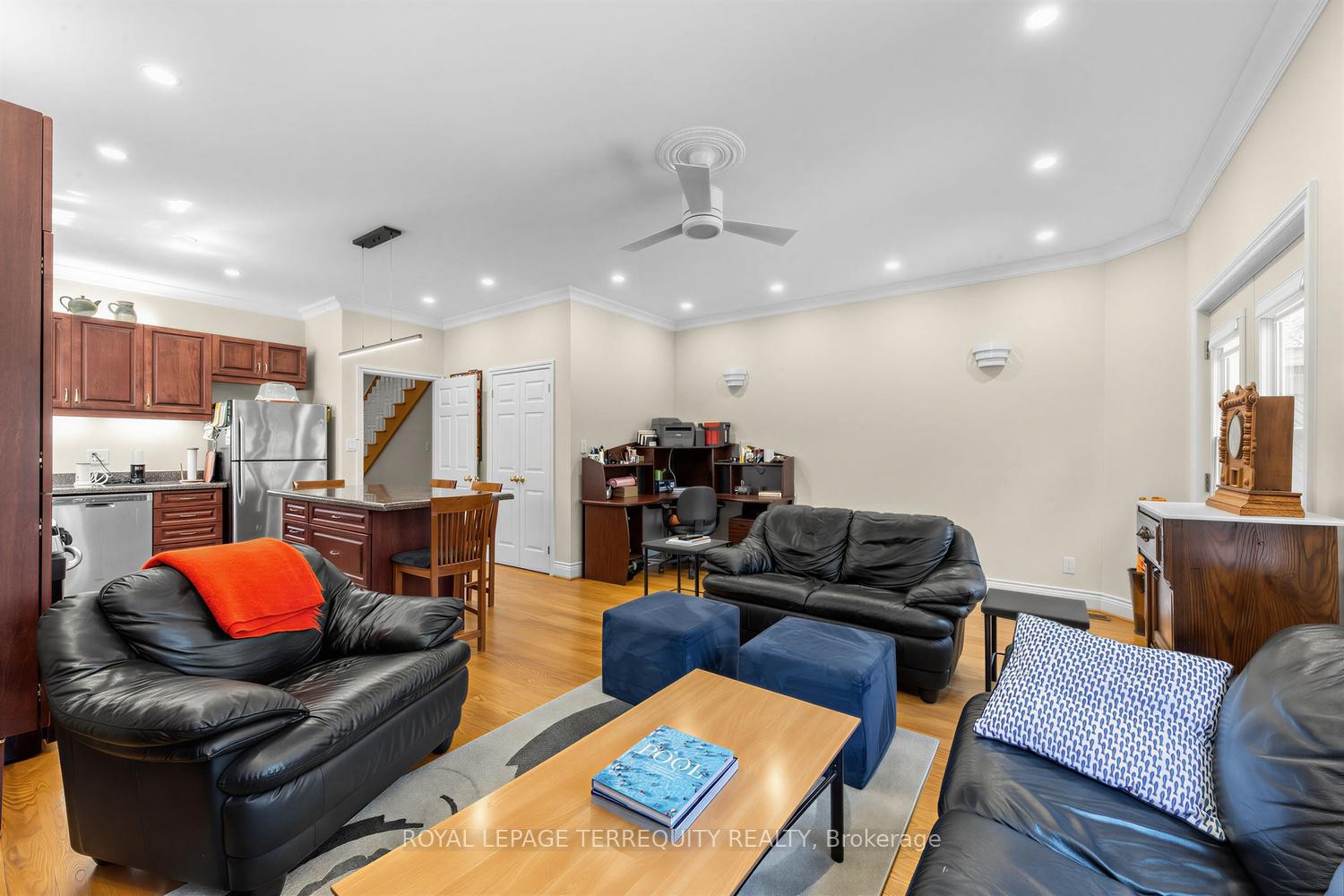 









21


Hadley

Road,
Toronto,




ON
M4S 2N8

