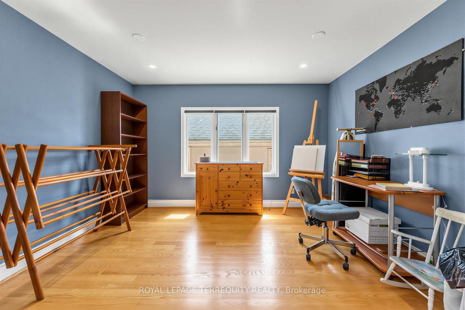 









21


Hadley

Road,
Toronto,




ON
M4S 2N8


