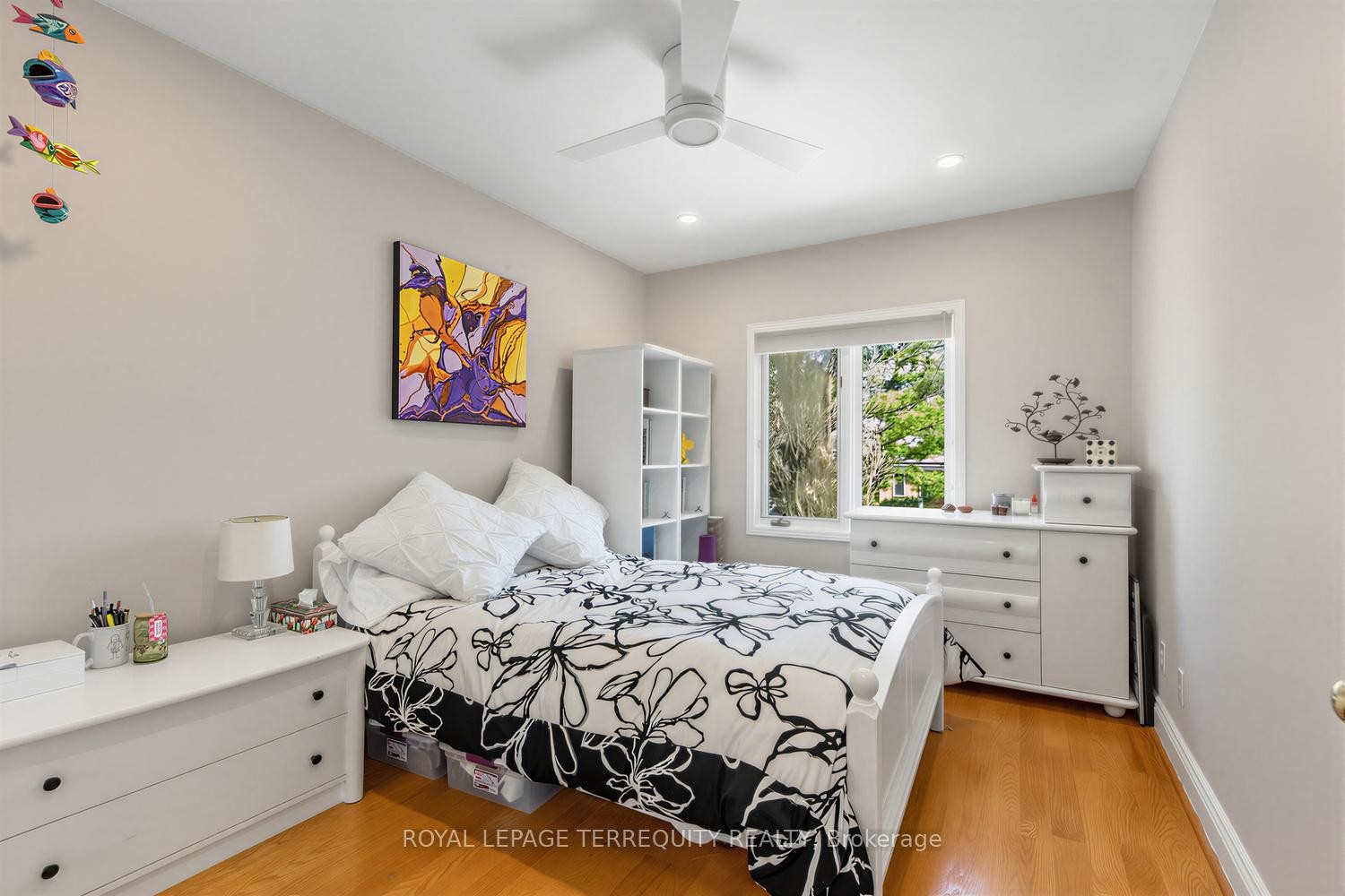 









21


Hadley

Road,
Toronto,




ON
M4S 2N8

