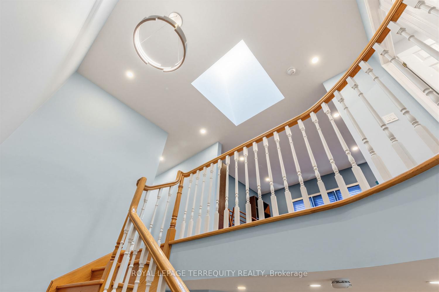 









21


Hadley

Road,
Toronto,




ON
M4S 2N8


