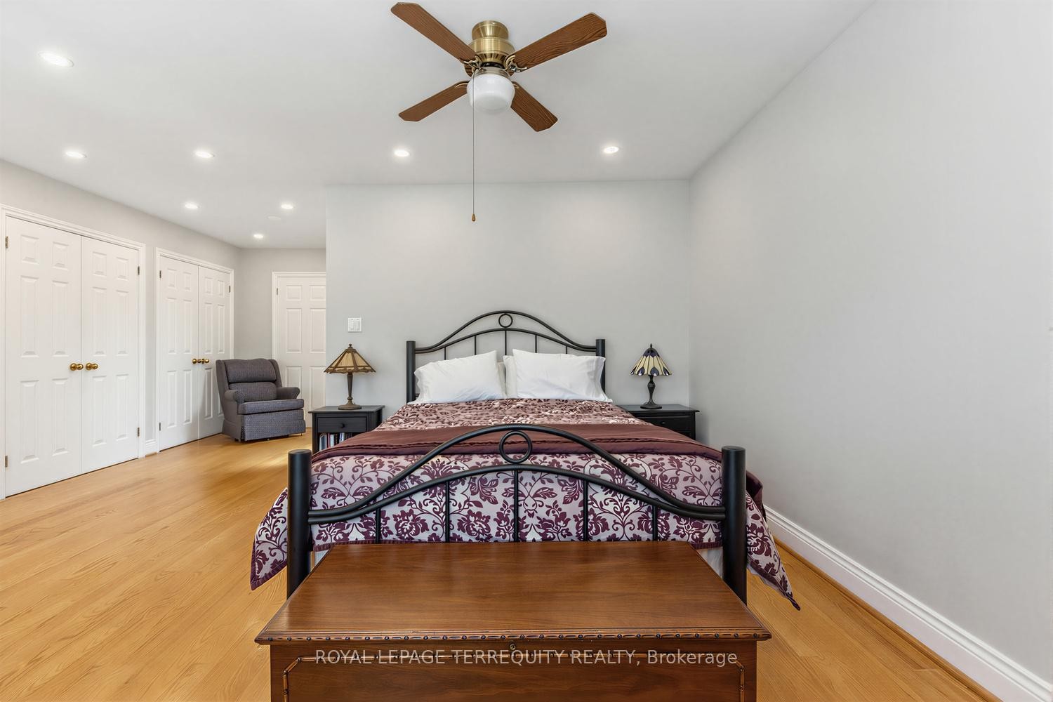 









21


Hadley

Road,
Toronto,




ON
M4S 2N8

