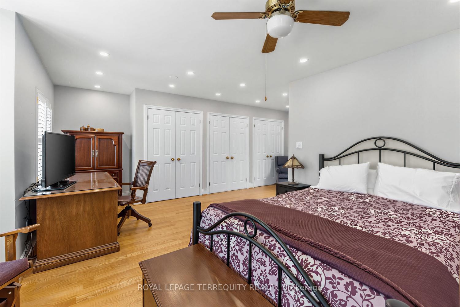 









21


Hadley

Road,
Toronto,




ON
M4S 2N8

