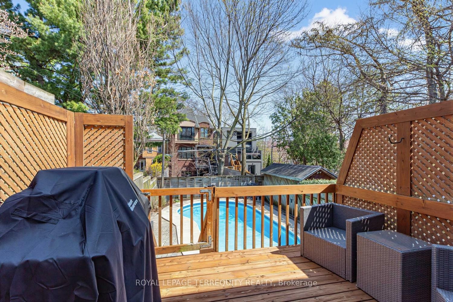 









21


Hadley

Road,
Toronto,




ON
M4S 2N8

