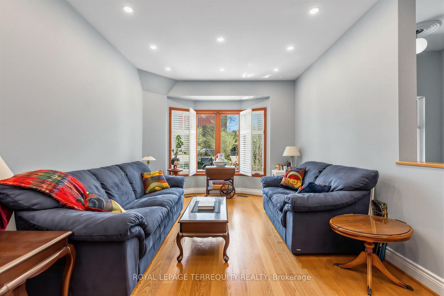 









21


Hadley

Road,
Toronto,




ON
M4S 2N8


