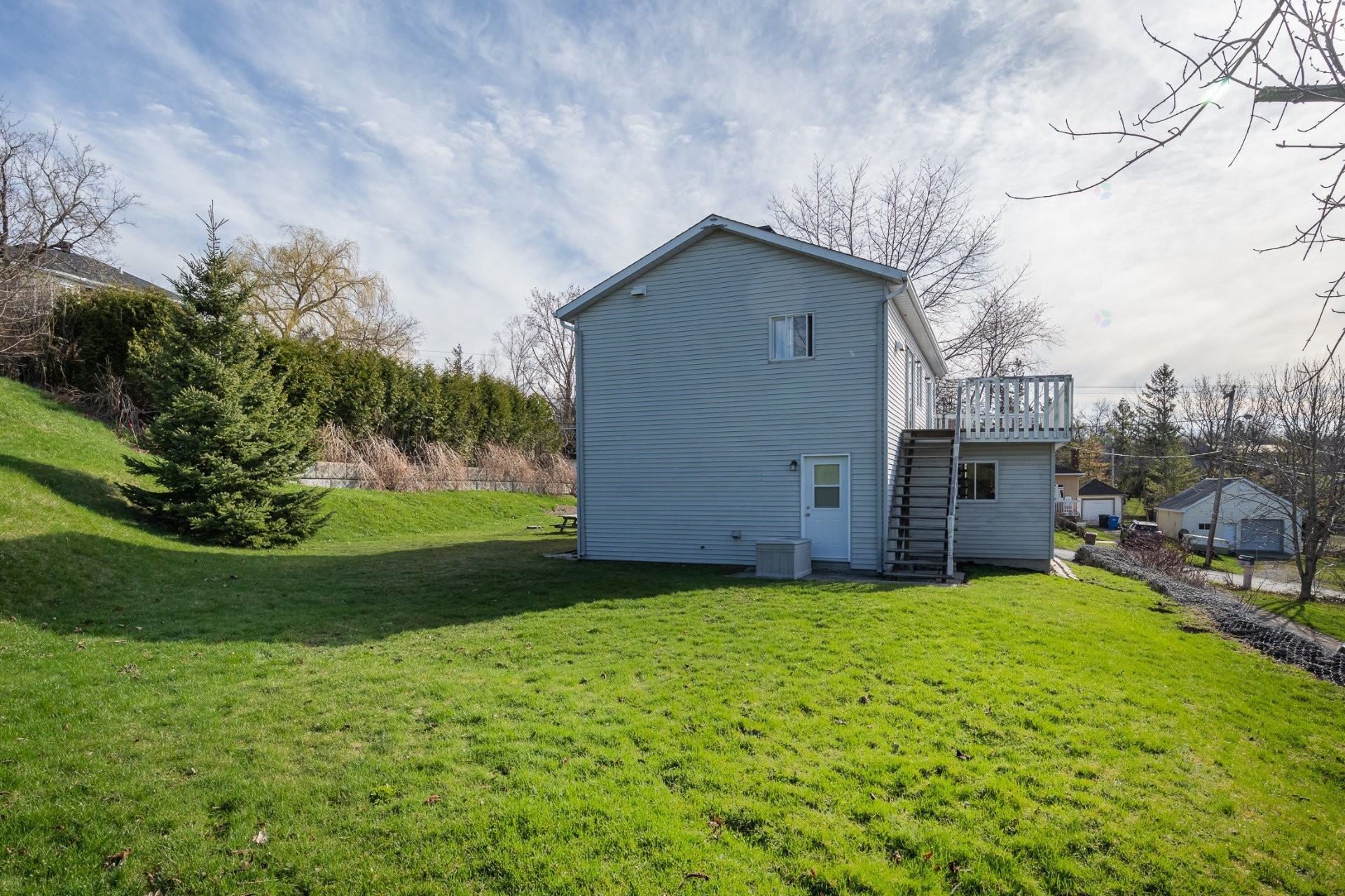 









9


159e Avenue

,
Notre-Dame-de-l'Île-Perrot,




QC
J7W0R2

