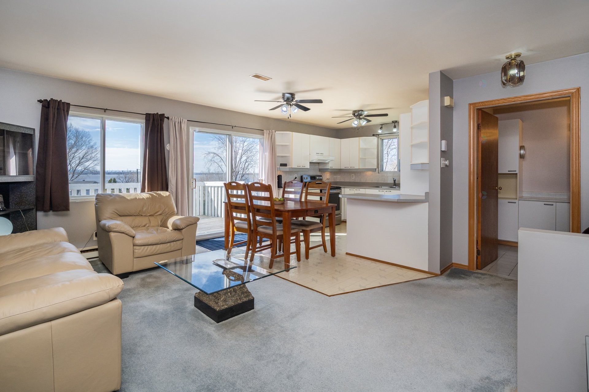 









9


159e Avenue

,
Notre-Dame-de-l'Île-Perrot,




QC
J7W0R2

