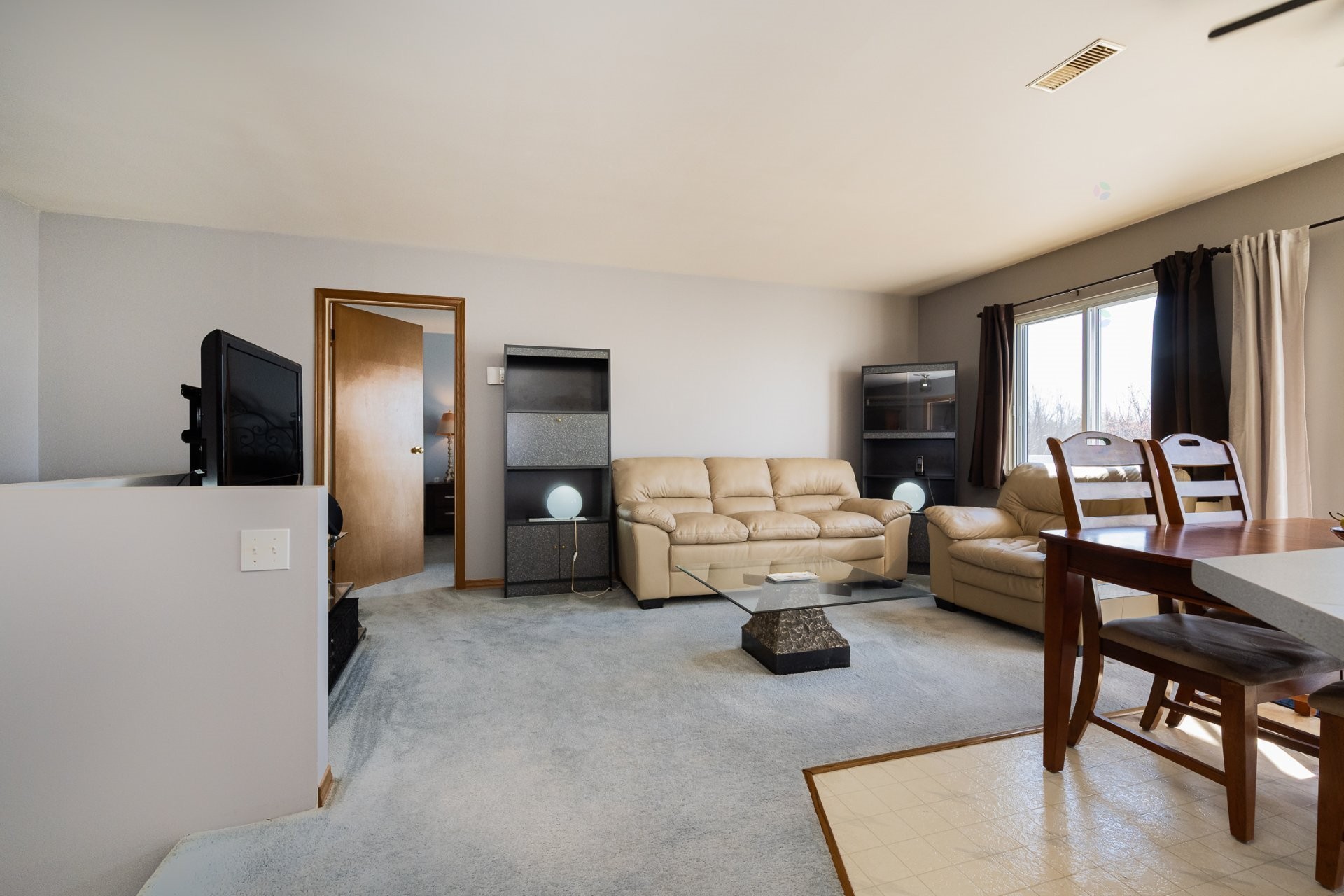 









9


159e Avenue

,
Notre-Dame-de-l'Île-Perrot,




QC
J7W0R2

