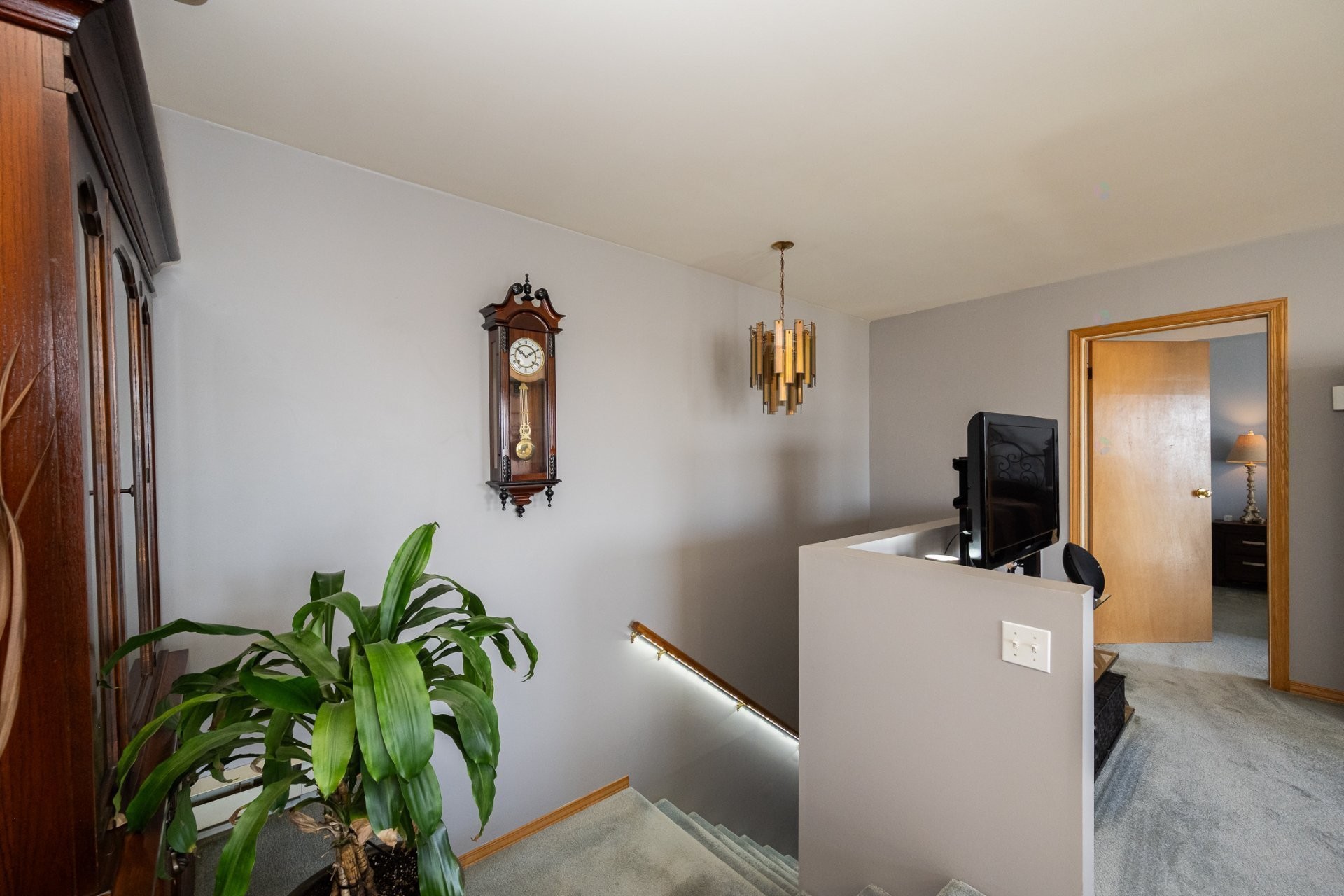 









9


159e Avenue

,
Notre-Dame-de-l'Île-Perrot,




QC
J7W0R2

