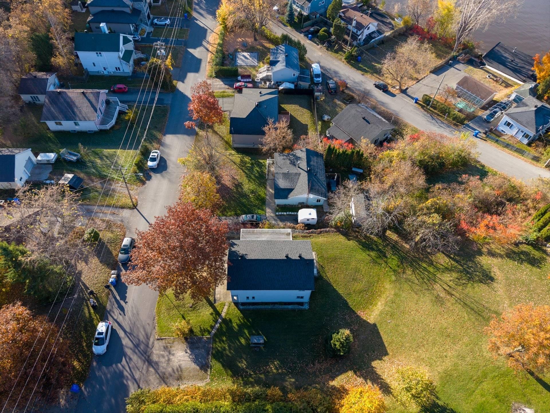 









9


159e Avenue

,
Notre-Dame-de-l'Île-Perrot,




QC
J7W0R2


