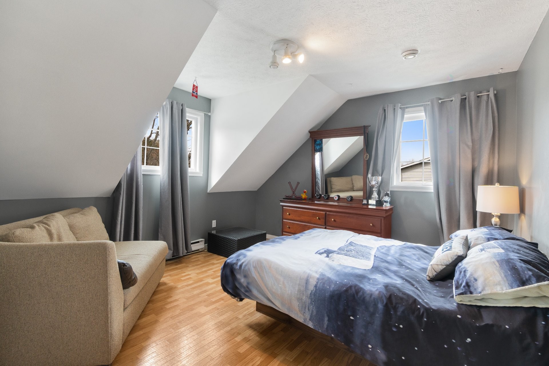 









5968


Rue Frappier

,
Sherbrooke (Brompton/Rock Forest/Saint-Élie/Deauville),




QC
J1N2K2

