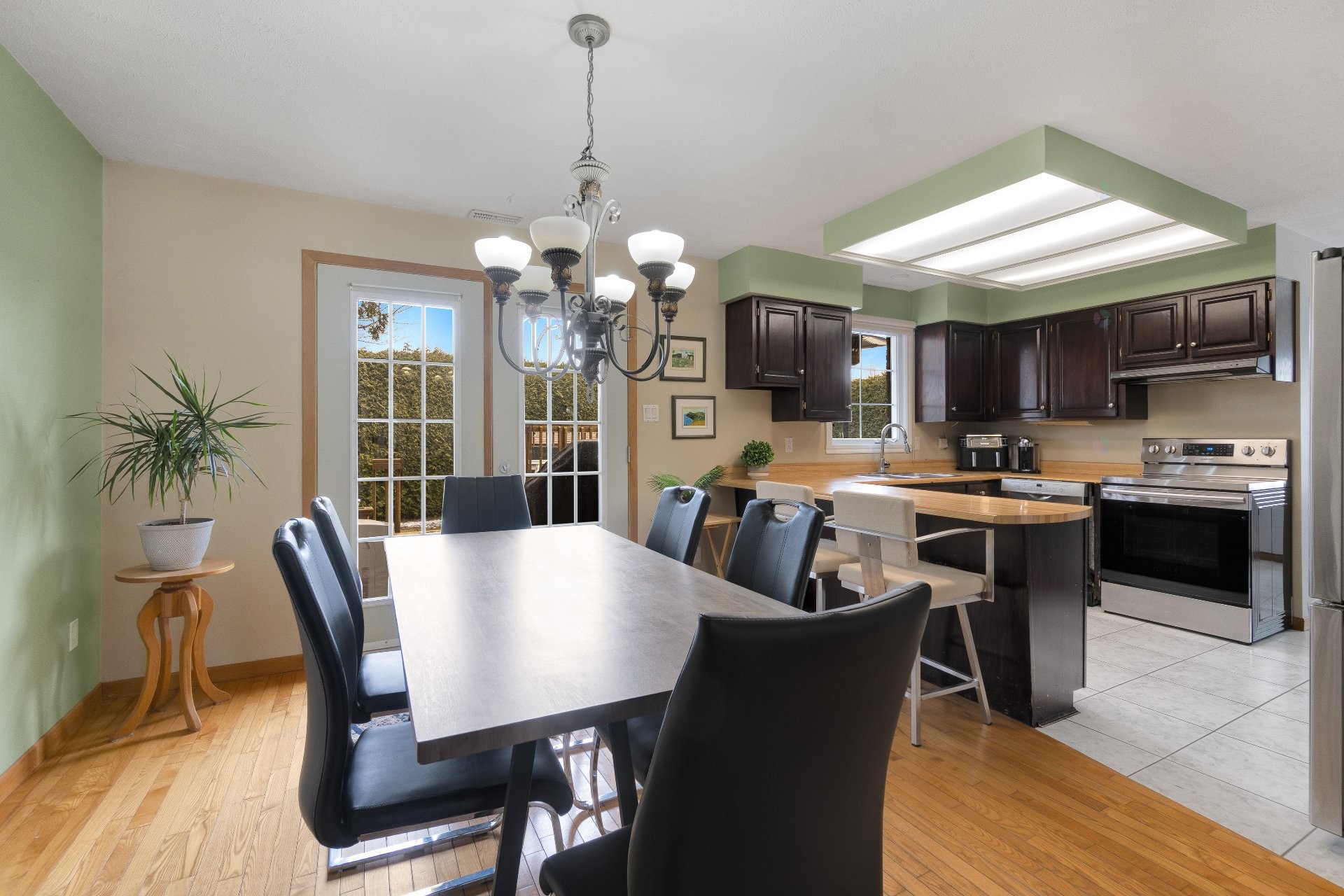 









5968


Rue Frappier

,
Sherbrooke (Brompton/Rock Forest/Saint-Élie/Deauville),




QC
J1N2K2

