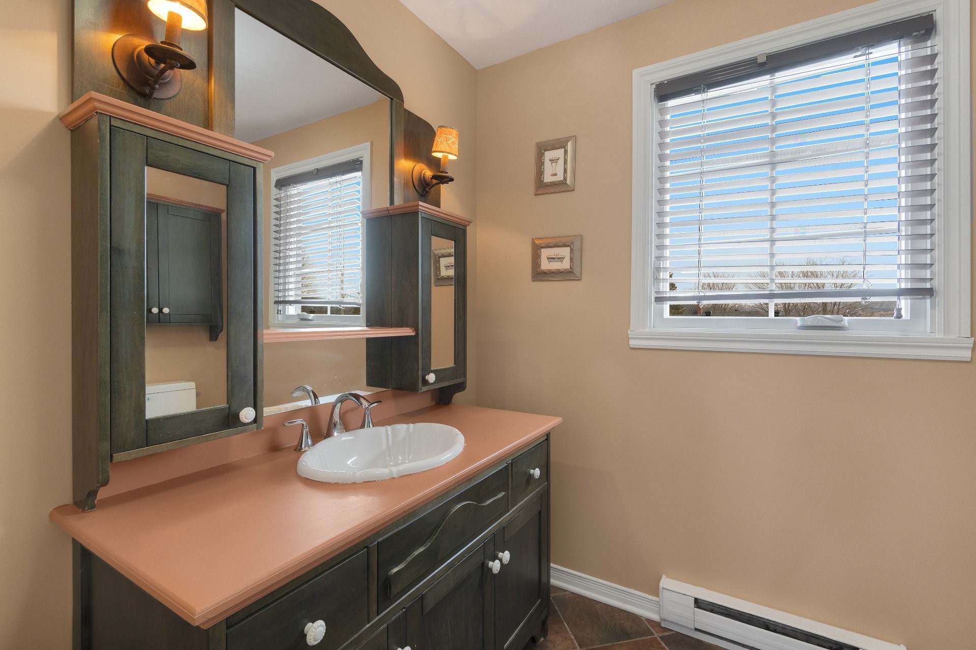 









5968


Rue Frappier

,
Sherbrooke (Brompton/Rock Forest/Saint-Élie/Deauville),




QC
J1N2K2

