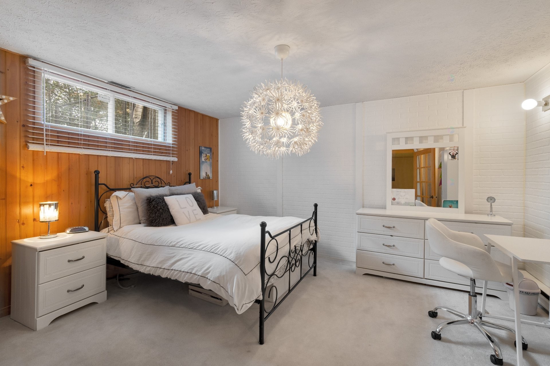 









5968


Rue Frappier

,
Sherbrooke (Brompton/Rock Forest/Saint-Élie/Deauville),




QC
J1N2K2

