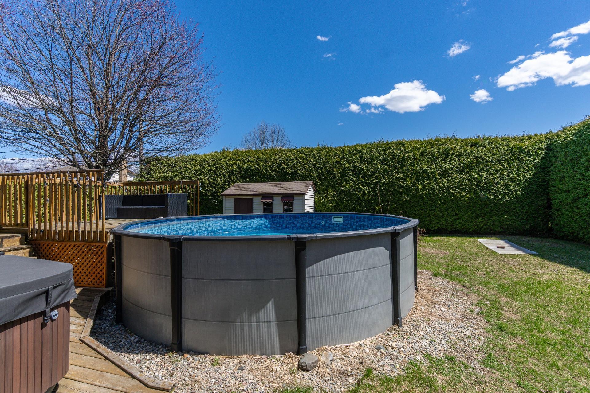 









5968


Rue Frappier

,
Sherbrooke (Brompton/Rock Forest/Saint-Élie/Deauville),




QC
J1N2K2

