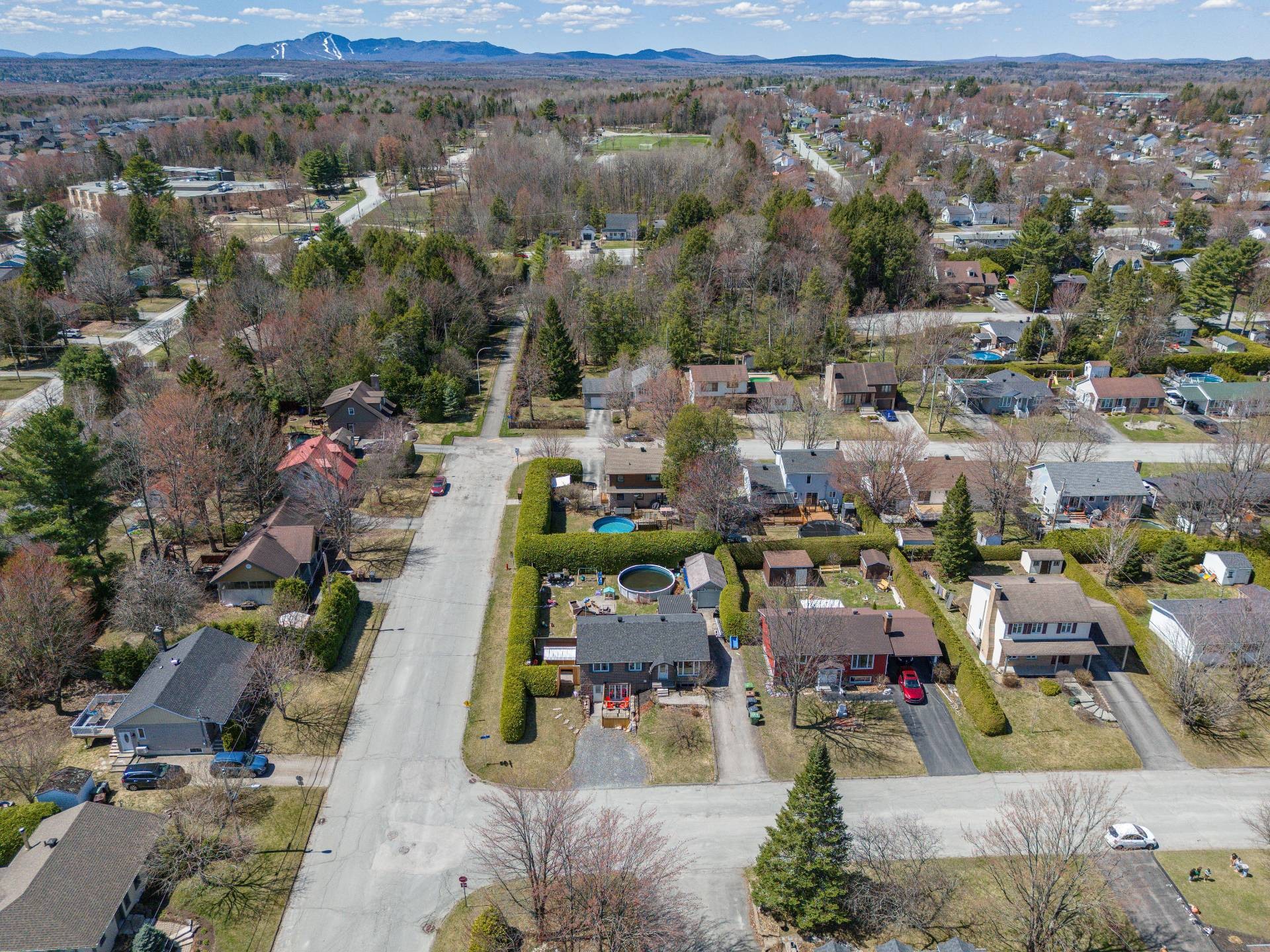 









5968


Rue Frappier

,
Sherbrooke (Brompton/Rock Forest/Saint-Élie/Deauville),




QC
J1N2K2

