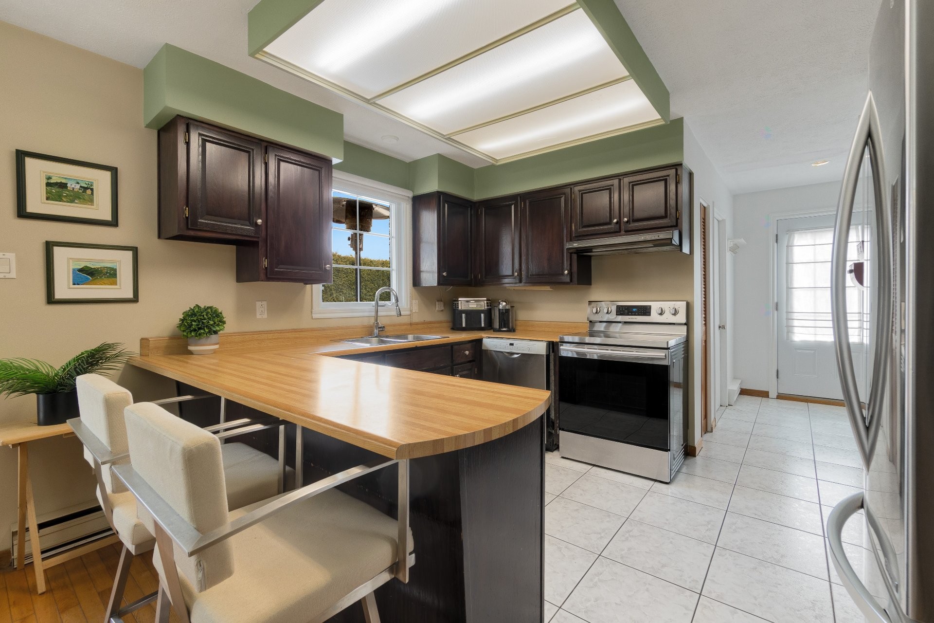 









5968


Rue Frappier

,
Sherbrooke (Brompton/Rock Forest/Saint-Élie/Deauville),




QC
J1N2K2

