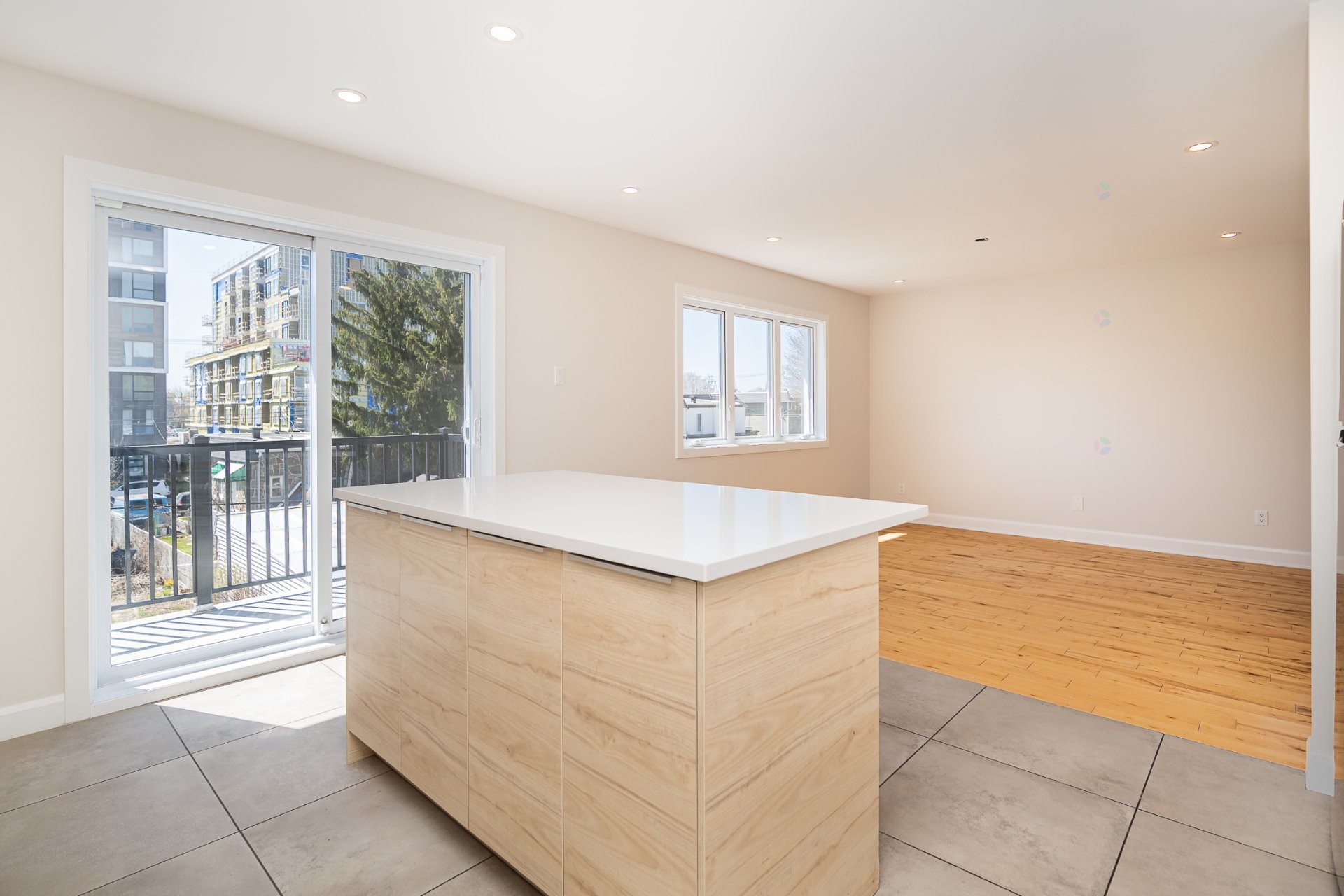 









288


69e Avenue

,
Laval (Chomedey),




QC
H7V2N9

