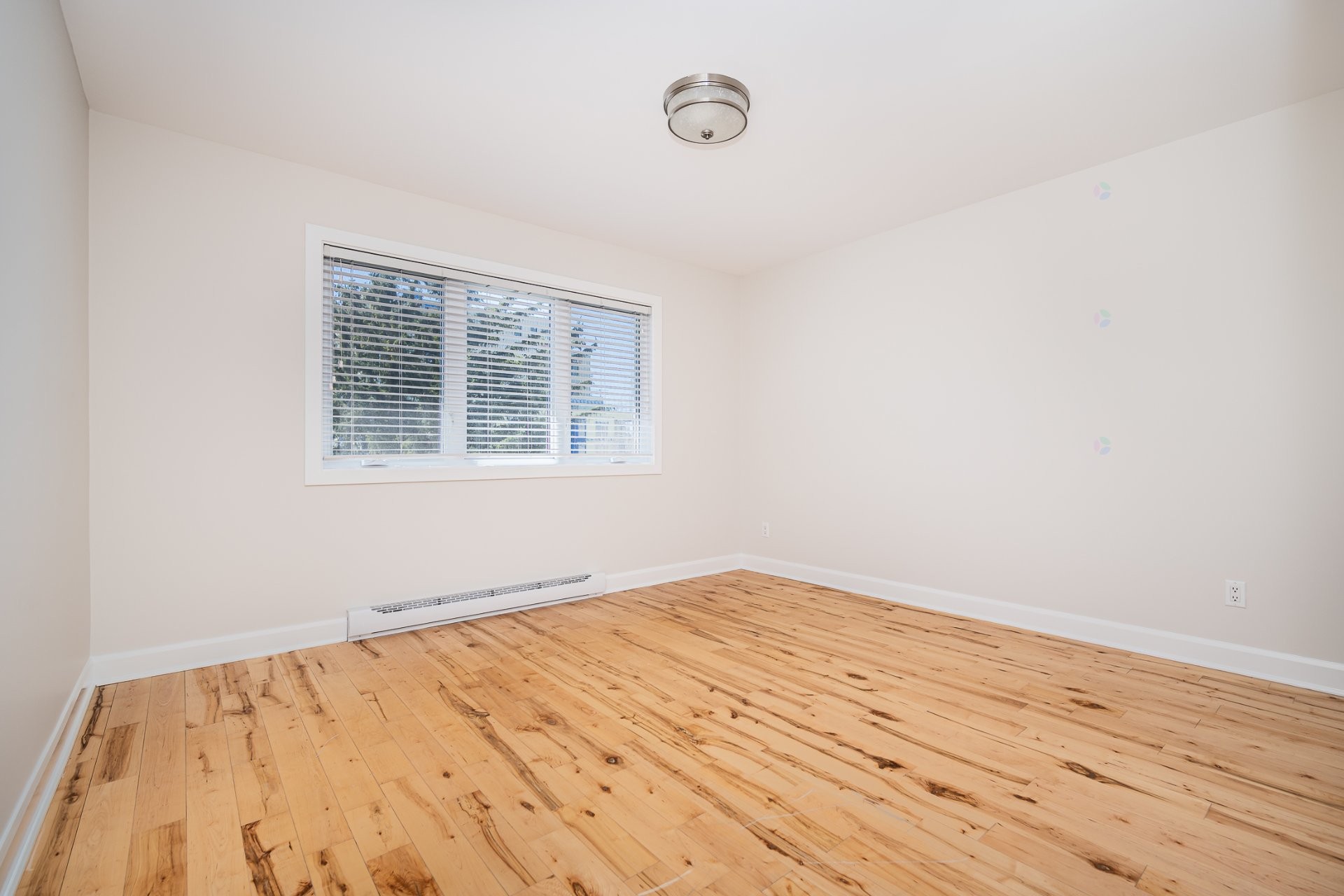 









288


69e Avenue

,
Laval (Chomedey),




QC
H7V2N9

