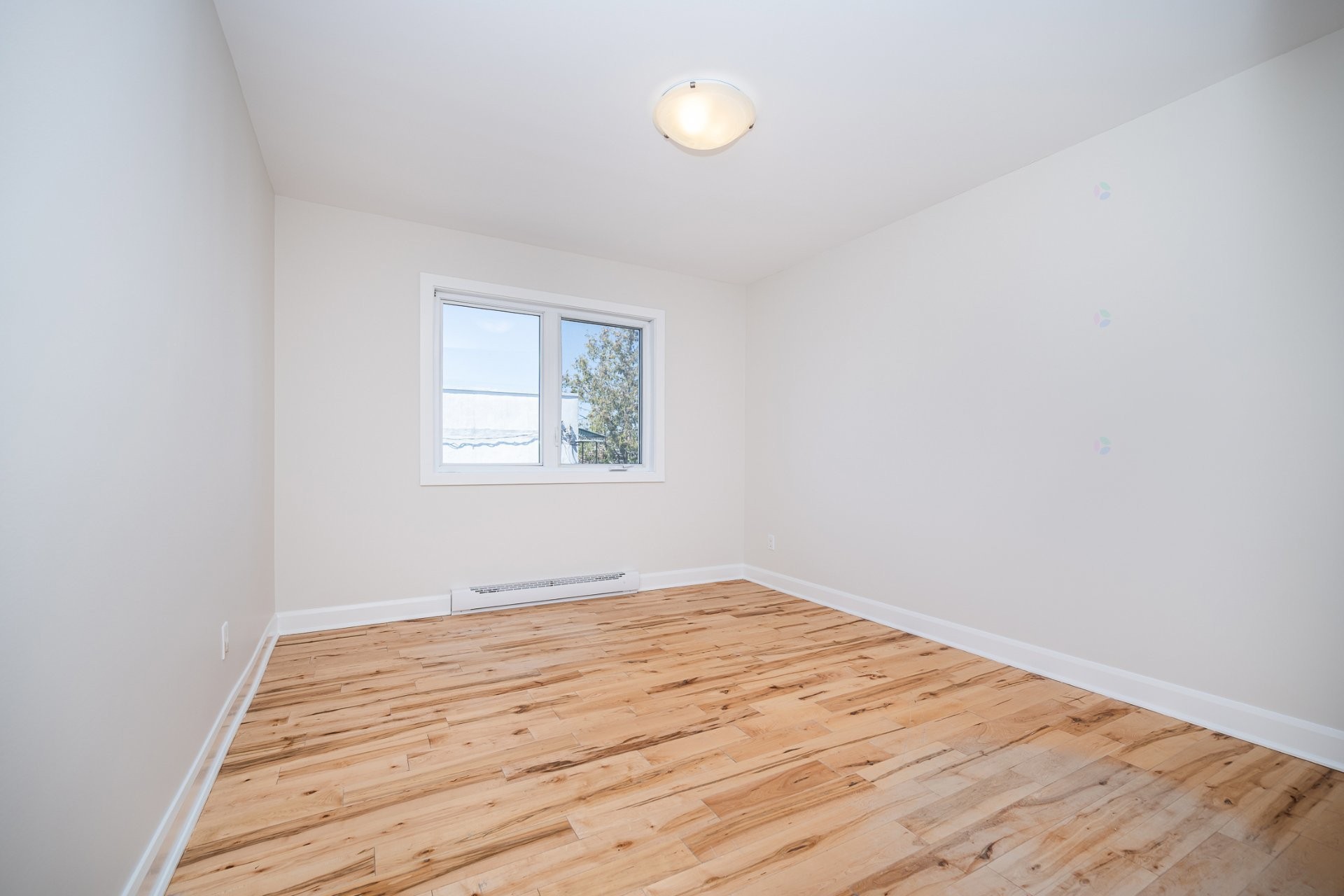 









288


69e Avenue

,
Laval (Chomedey),




QC
H7V2N9

