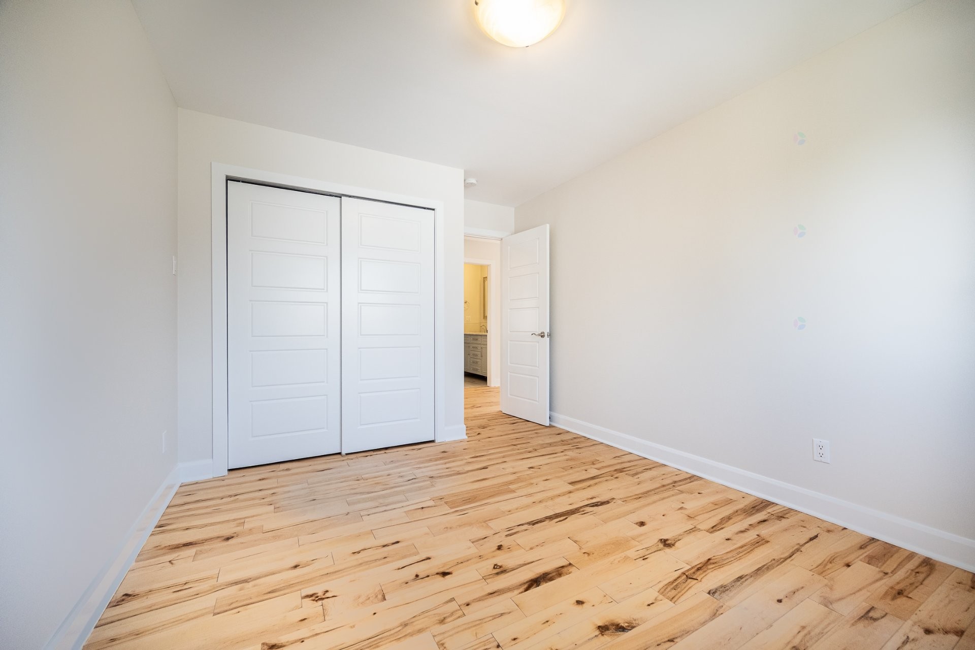 









288


69e Avenue

,
Laval (Chomedey),




QC
H7V2N9

