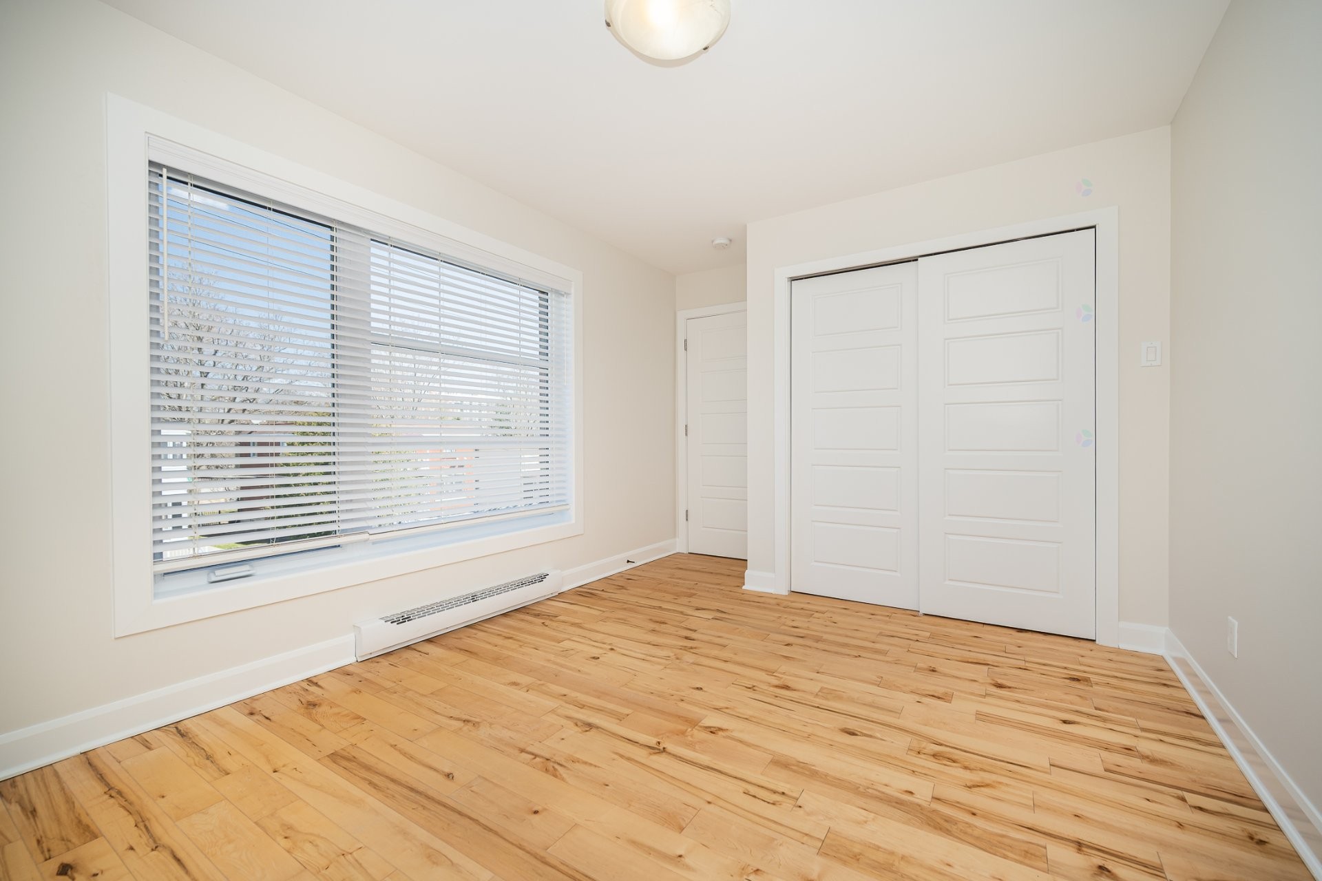 









288


69e Avenue

,
Laval (Chomedey),




QC
H7V2N9

