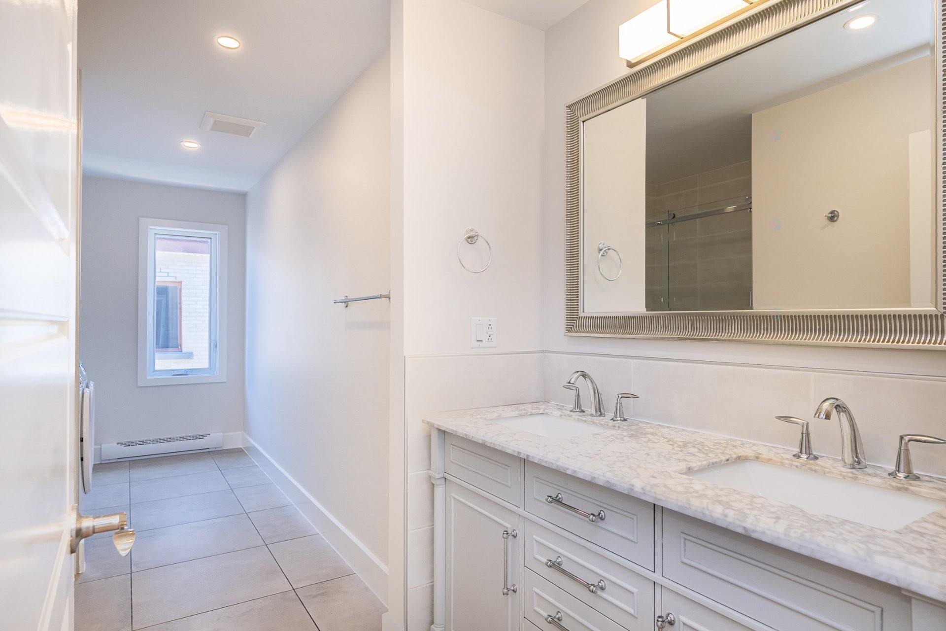 









288


69e Avenue

,
Laval (Chomedey),




QC
H7V2N9

