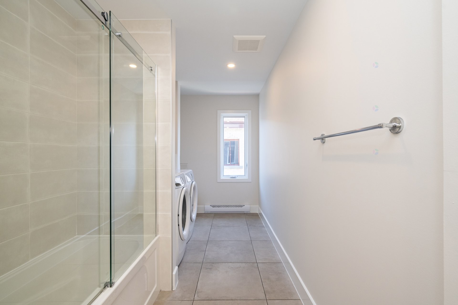 









288


69e Avenue

,
Laval (Chomedey),




QC
H7V2N9

