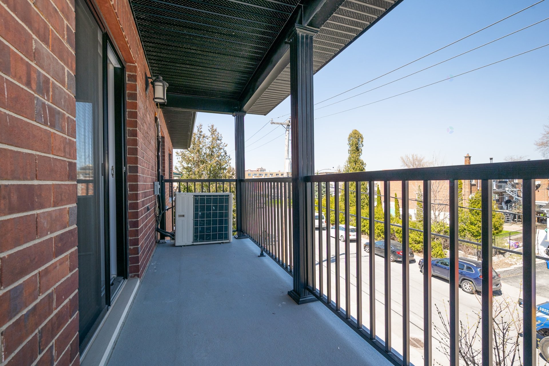 









288


69e Avenue

,
Laval (Chomedey),




QC
H7V2N9

