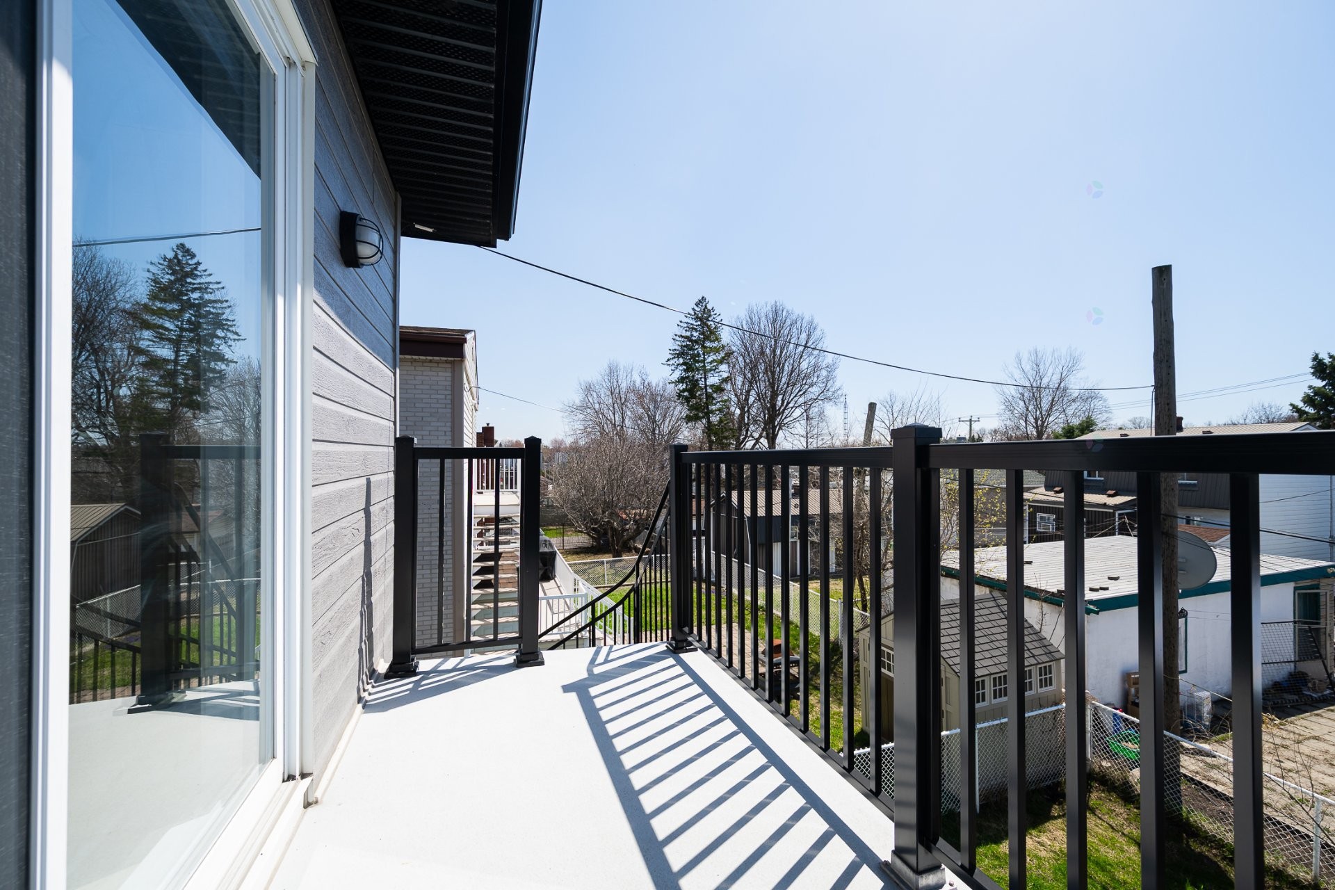 









288


69e Avenue

,
Laval (Chomedey),




QC
H7V2N9

