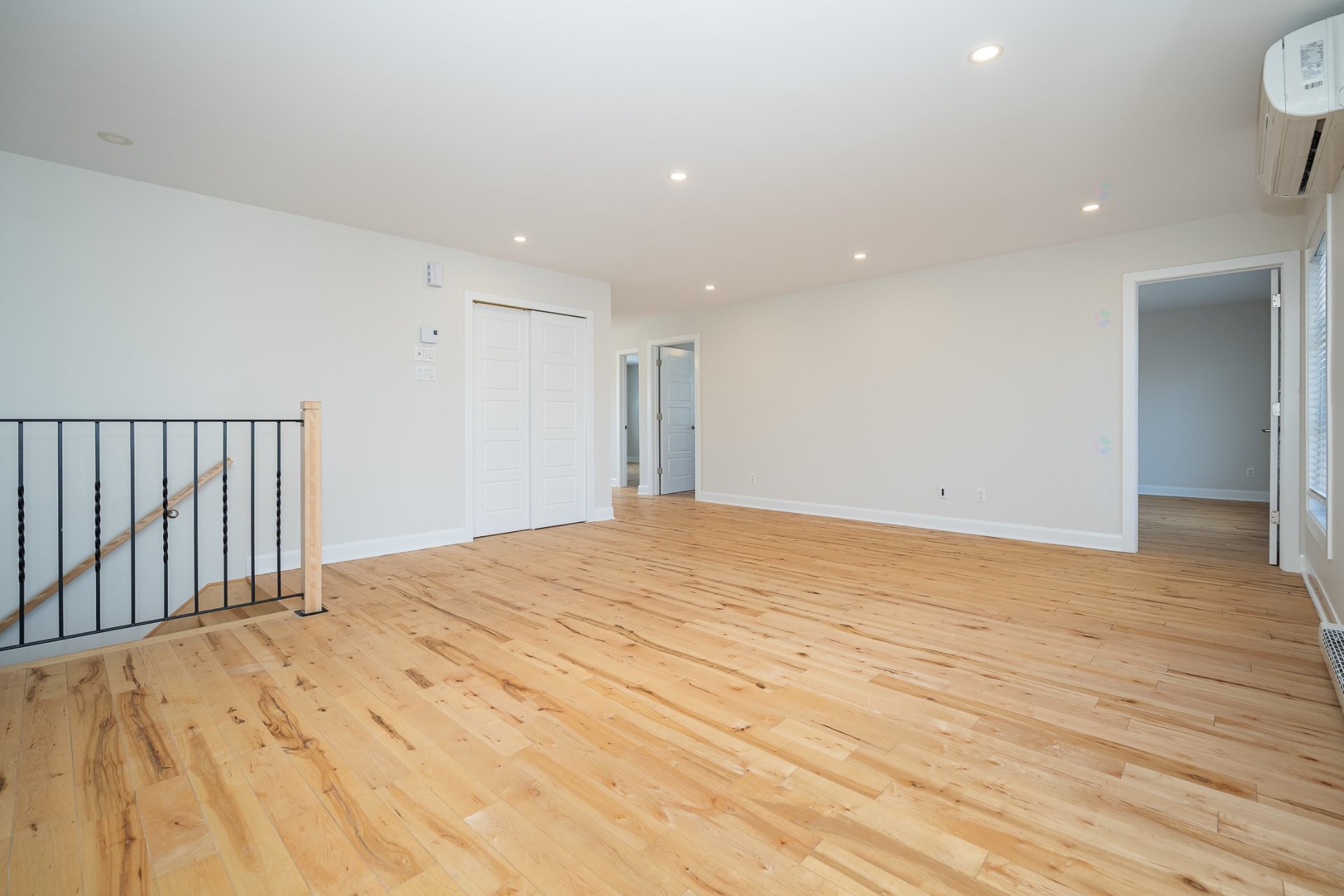 









288


69e Avenue

,
Laval (Chomedey),




QC
H7V2N9

