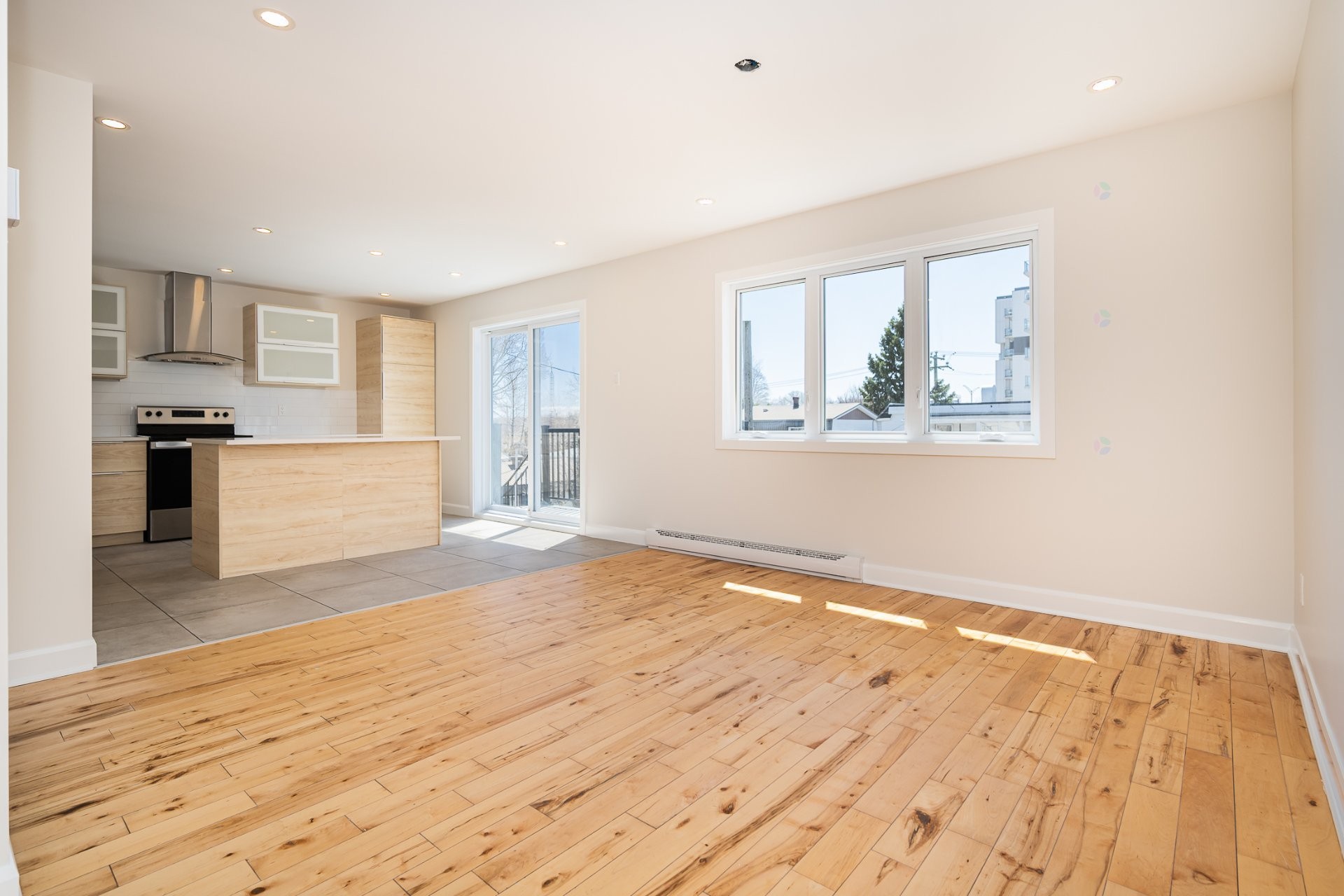 









288


69e Avenue

,
Laval (Chomedey),




QC
H7V2N9

