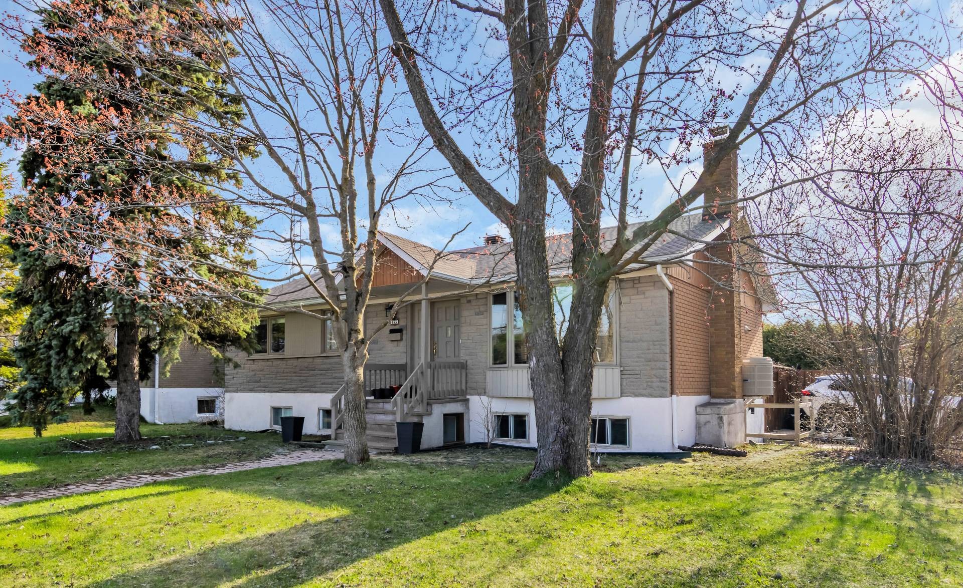 









455


Rue Flavien

,
Laval (Fabreville),




QC
H7P3A1

