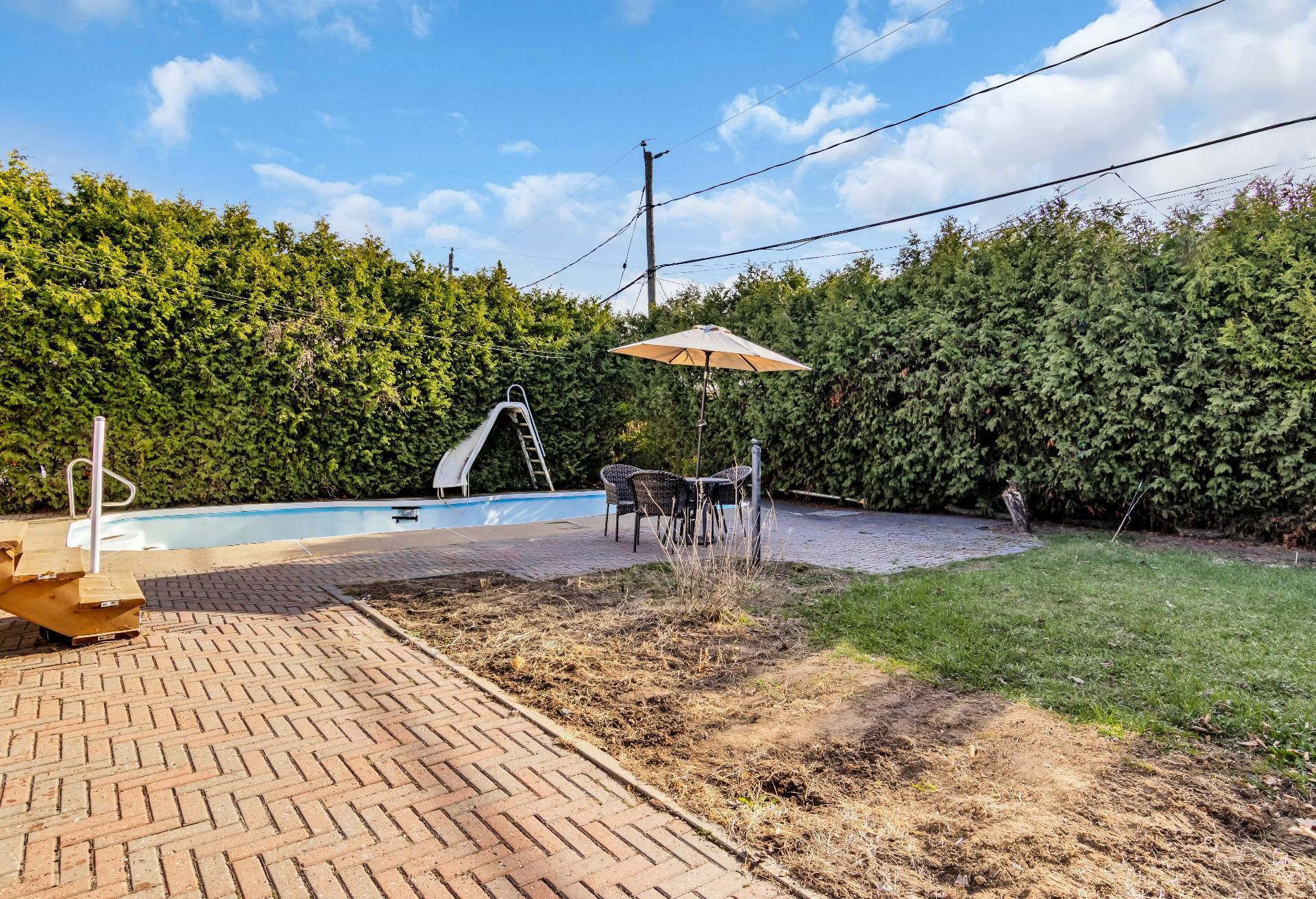 









455


Rue Flavien

,
Laval (Fabreville),




QC
H7P3A1

