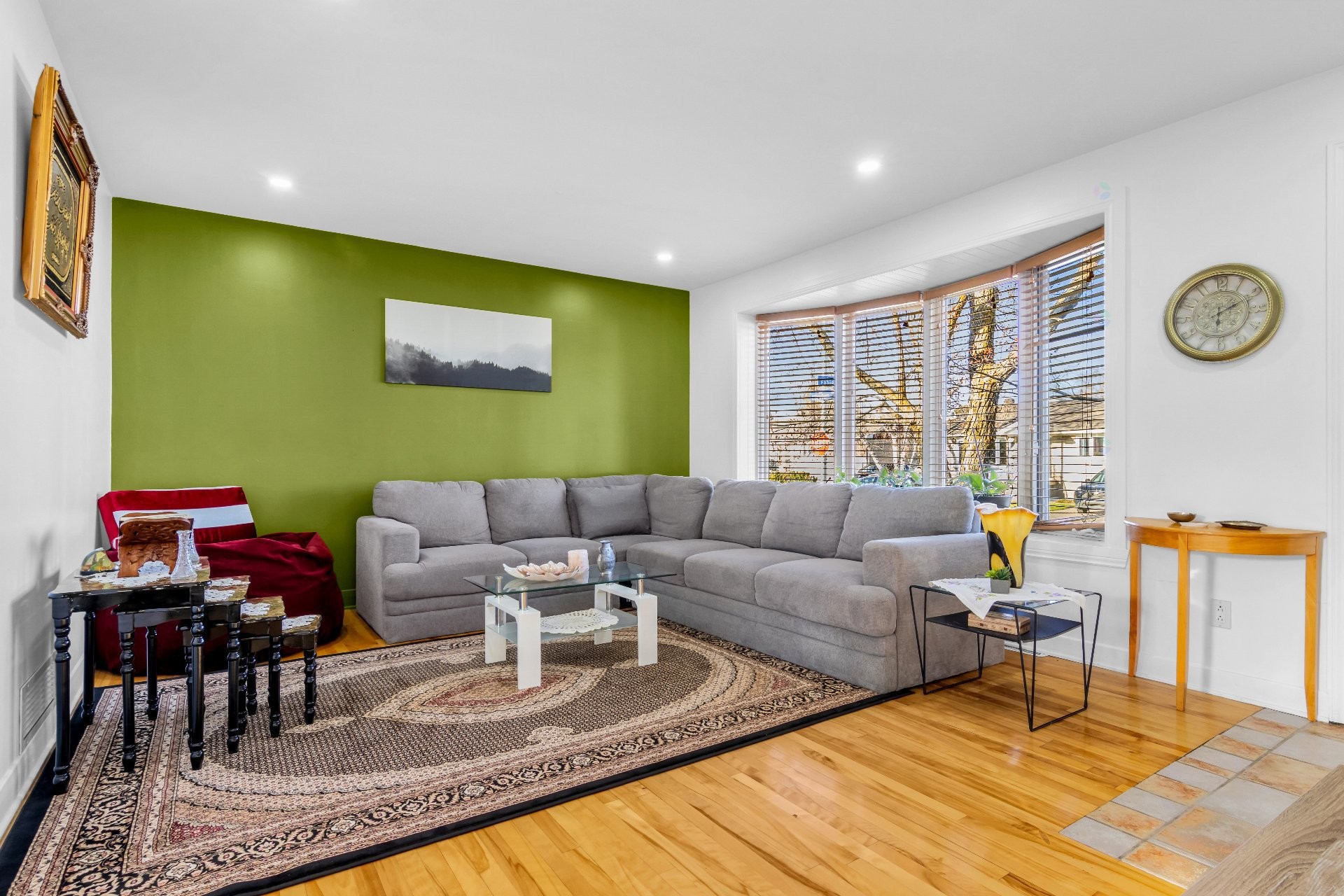 









455


Rue Flavien

,
Laval (Fabreville),




QC
H7P3A1

