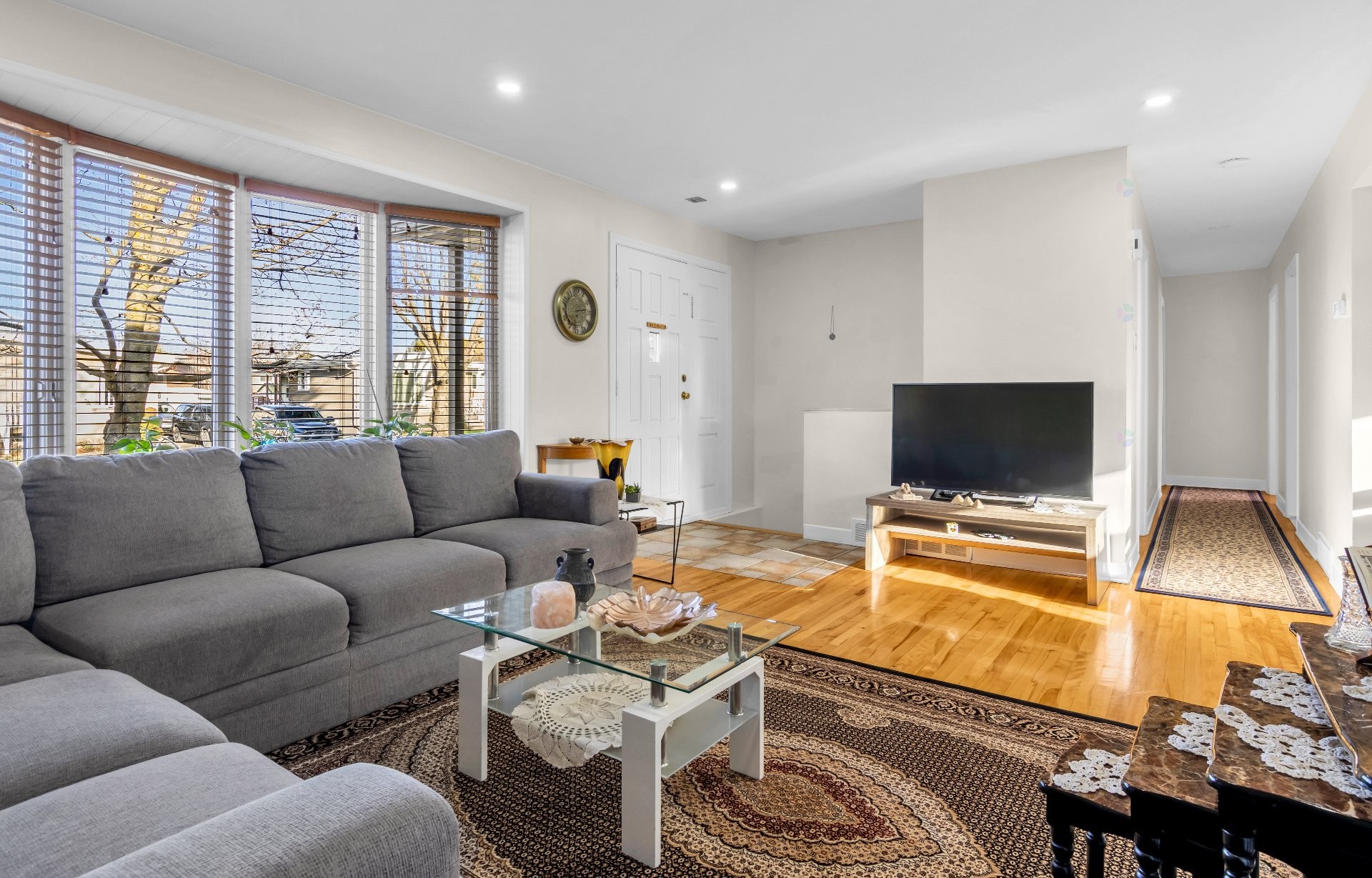 









455


Rue Flavien

,
Laval (Fabreville),




QC
H7P3A1

