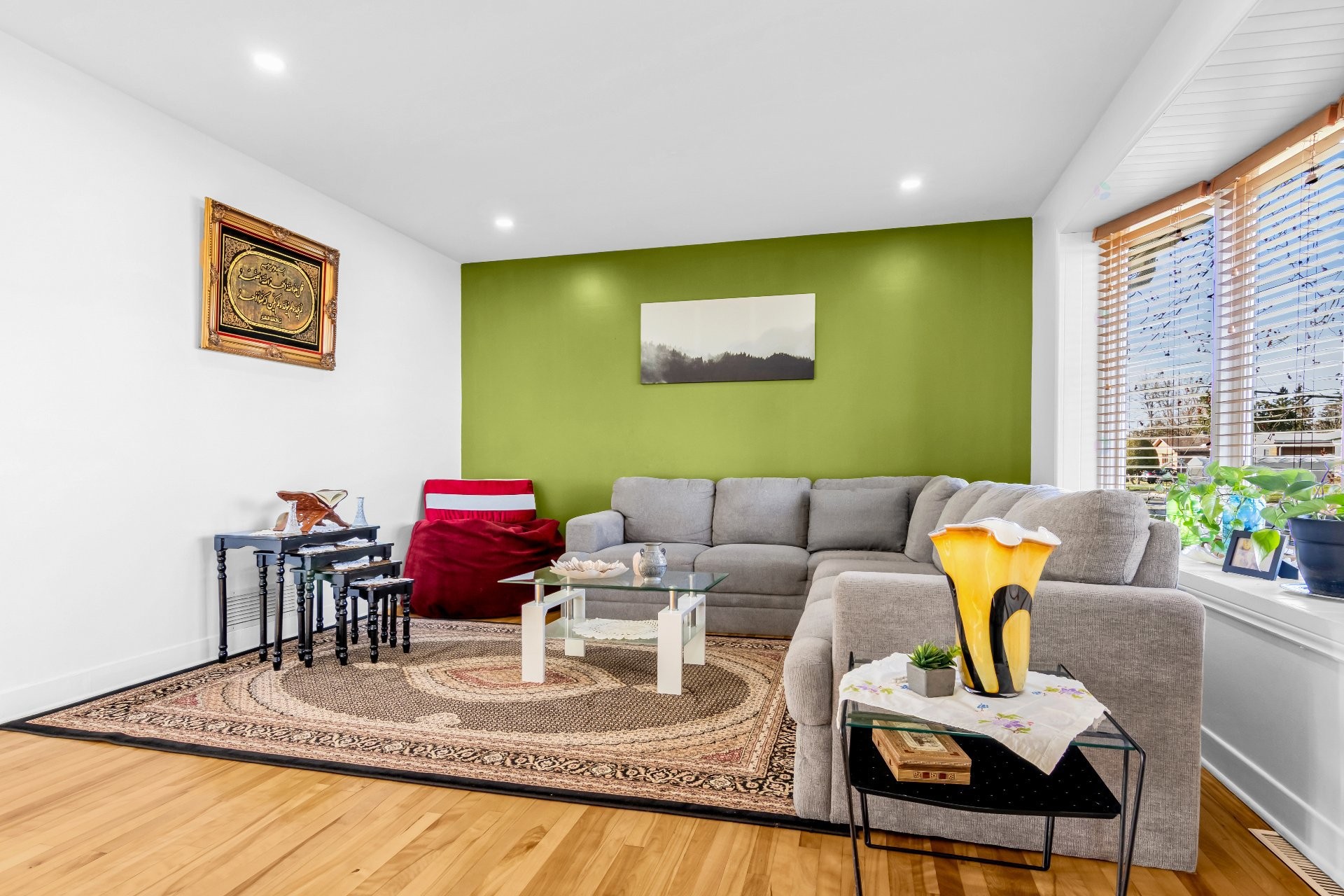 









455


Rue Flavien

,
Laval (Fabreville),




QC
H7P3A1

